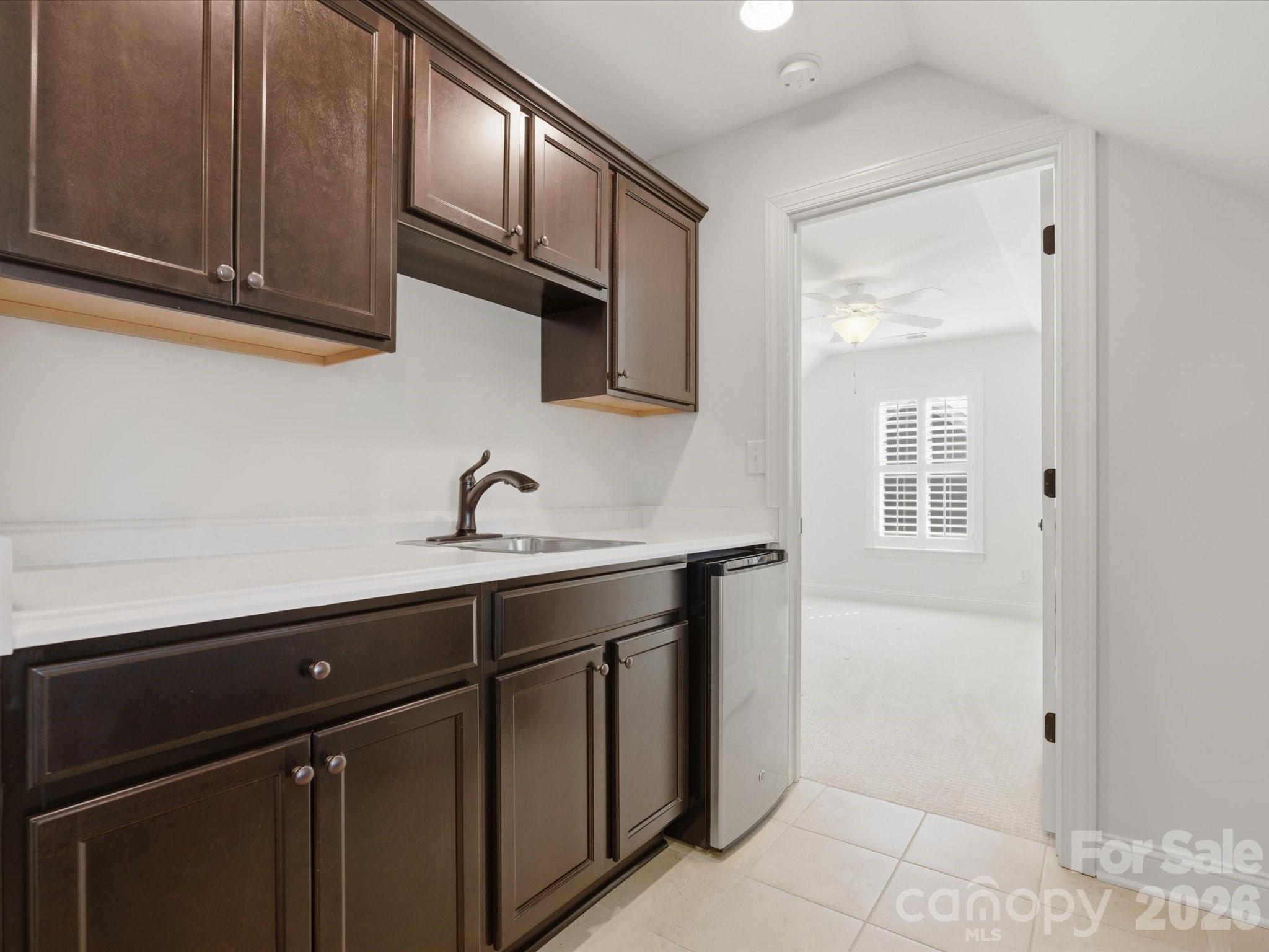 1180 Avalon Place Property Photo 23