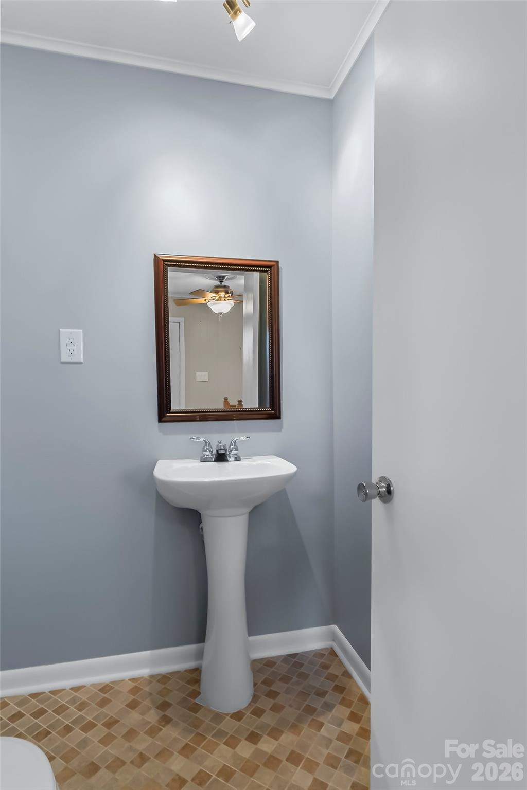 10 Woodmont Drive Property Photo 29