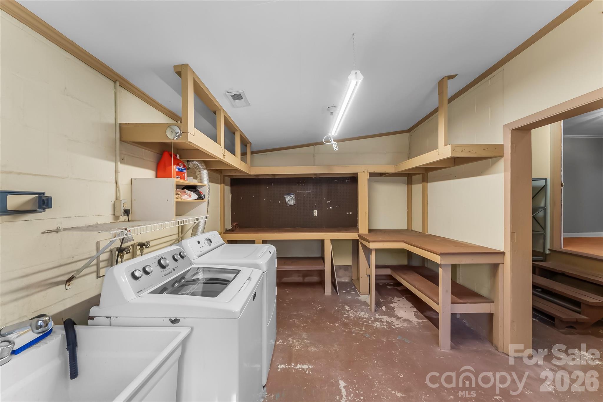 10 Woodmont Drive Property Photo 30