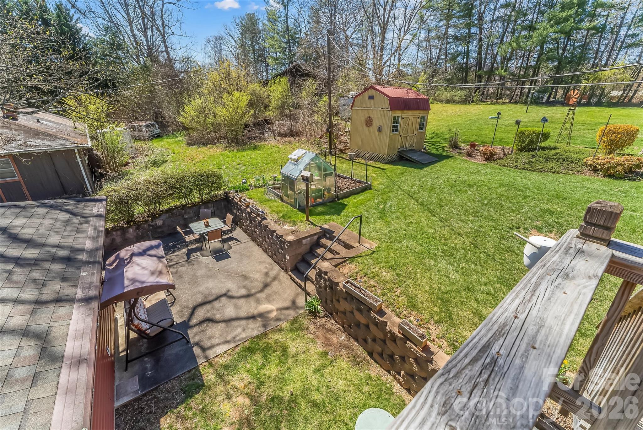 10 Woodmont Drive Property Photo 31