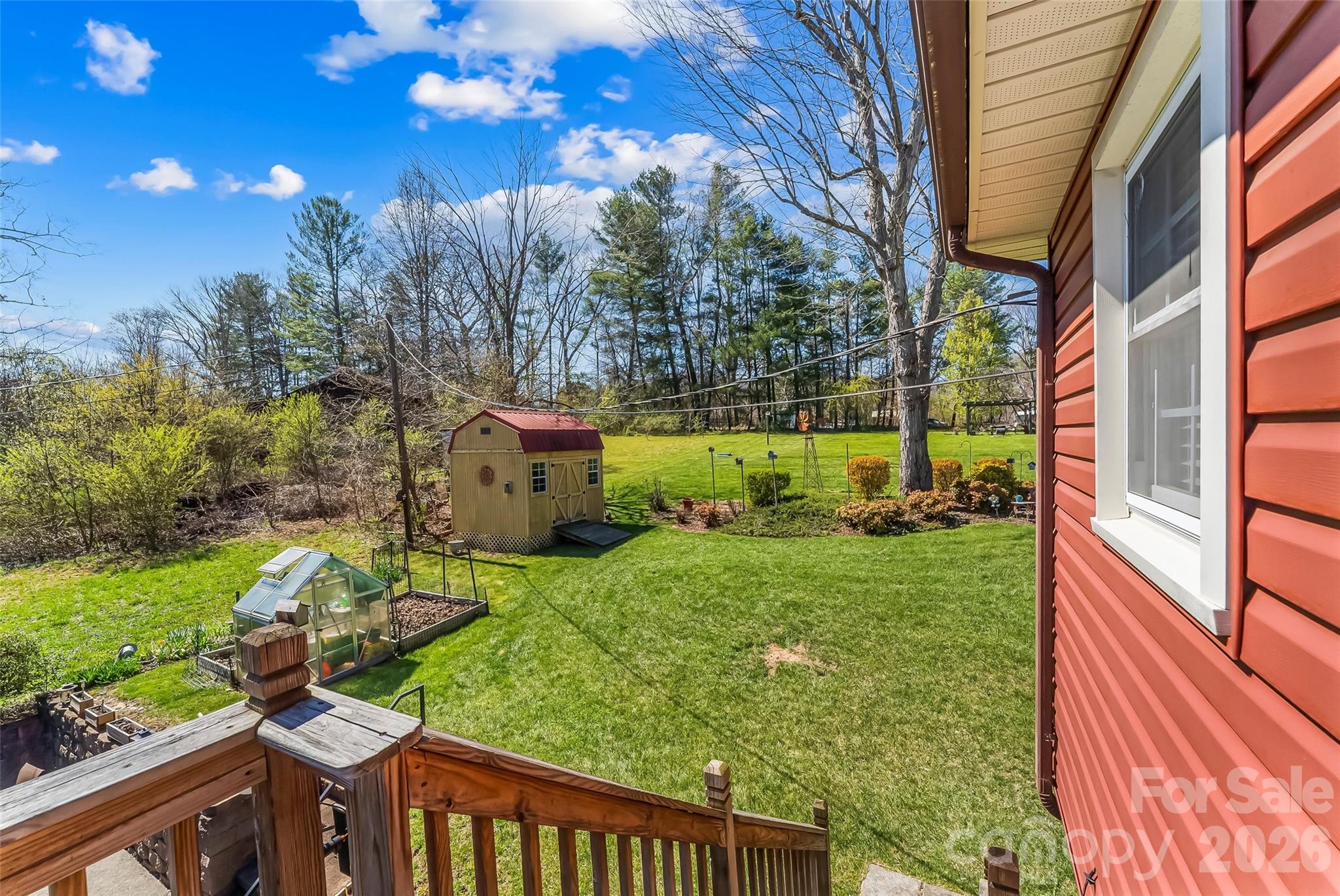 10 Woodmont Drive Property Photo 32
