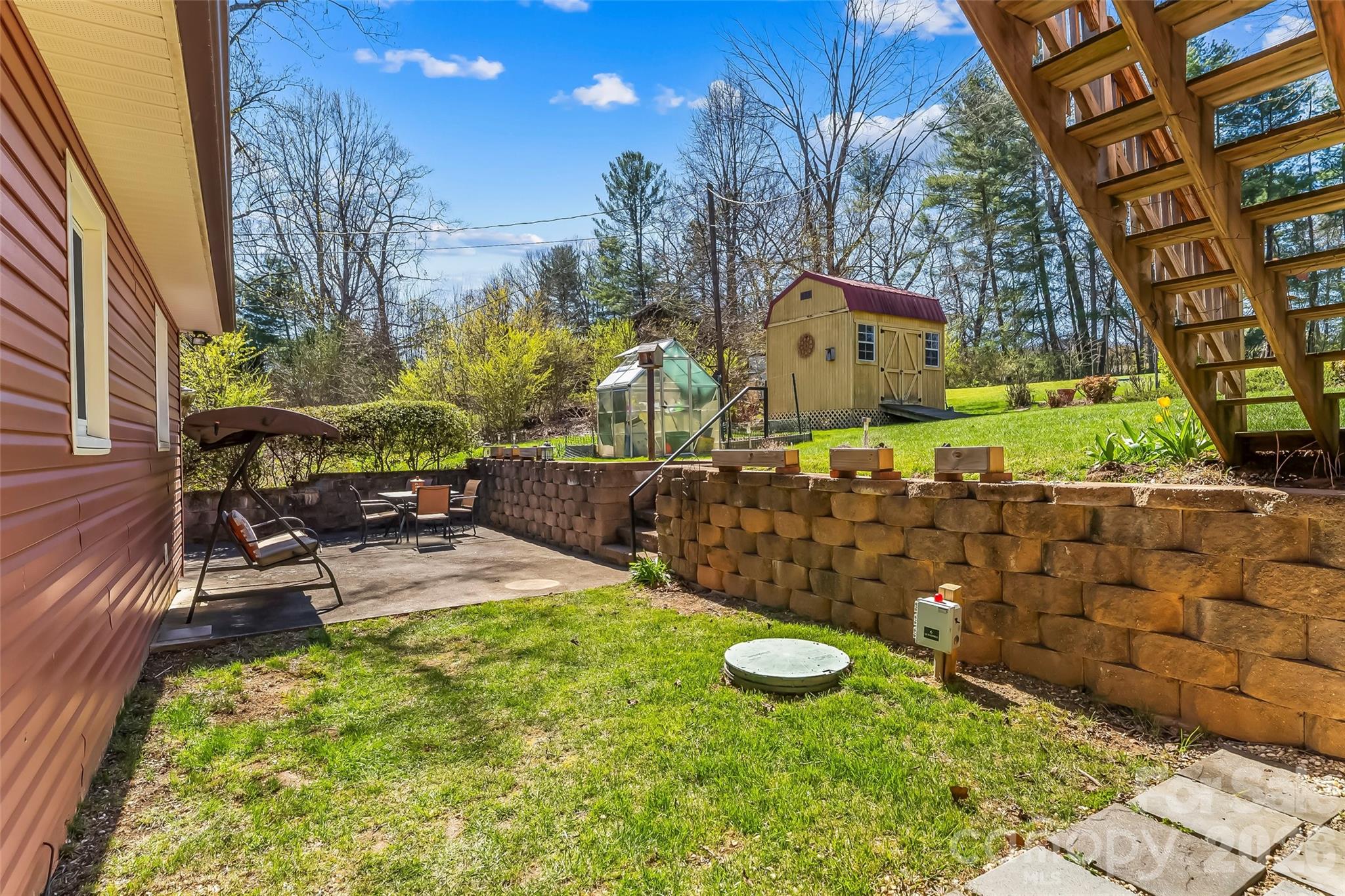 10 Woodmont Drive Property Photo 33