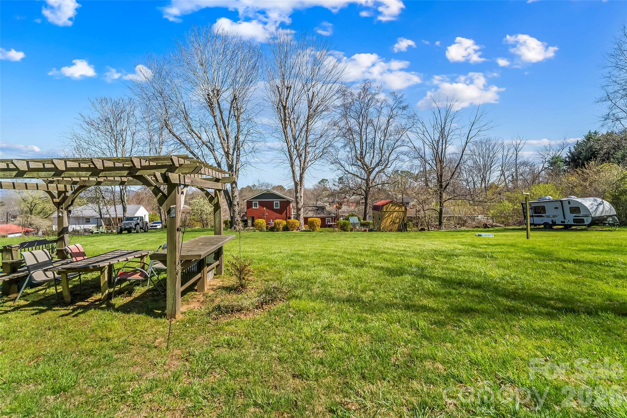 10 Woodmont Drive Property Photo 36
