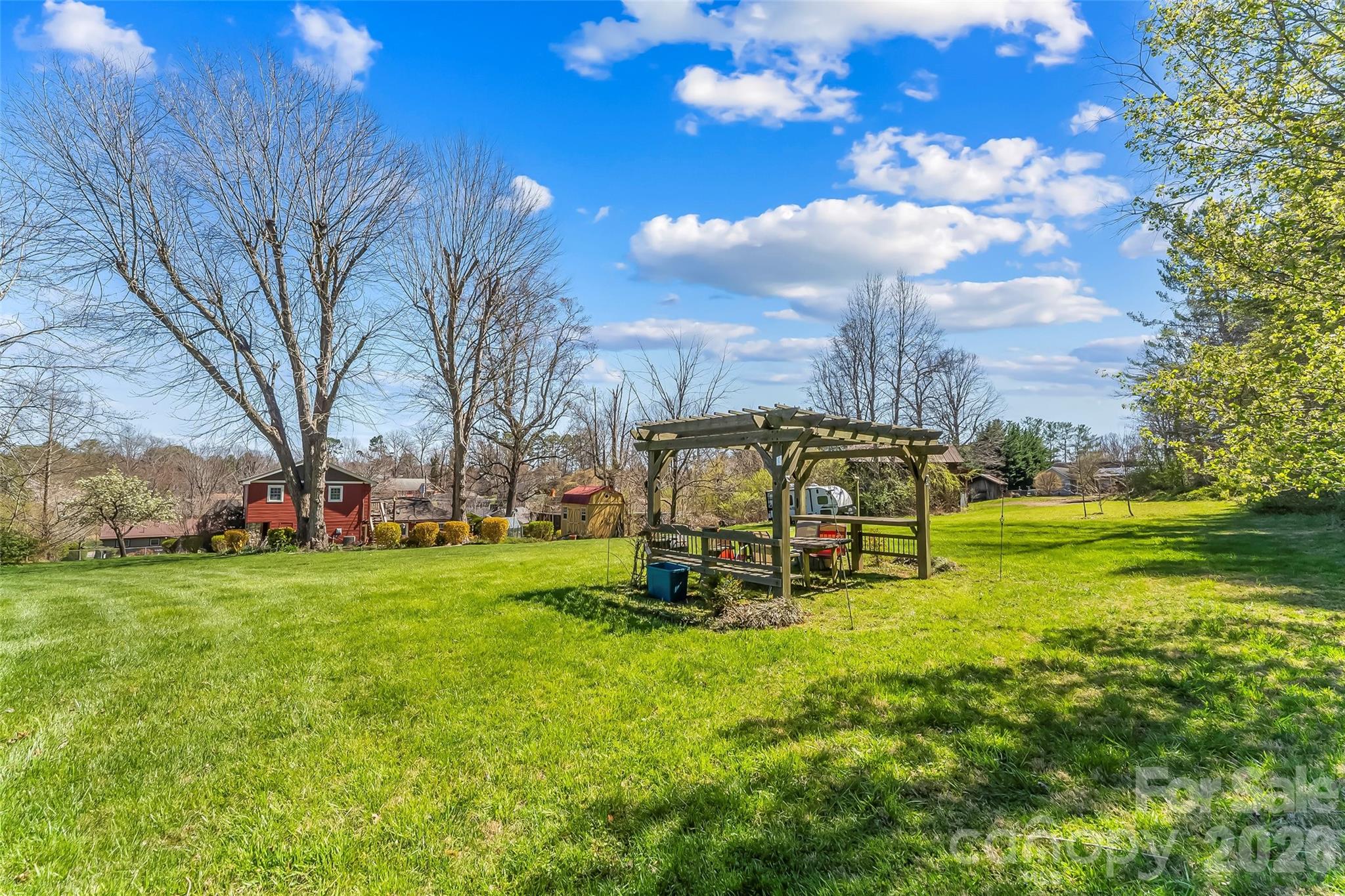 10 Woodmont Drive Property Photo 37