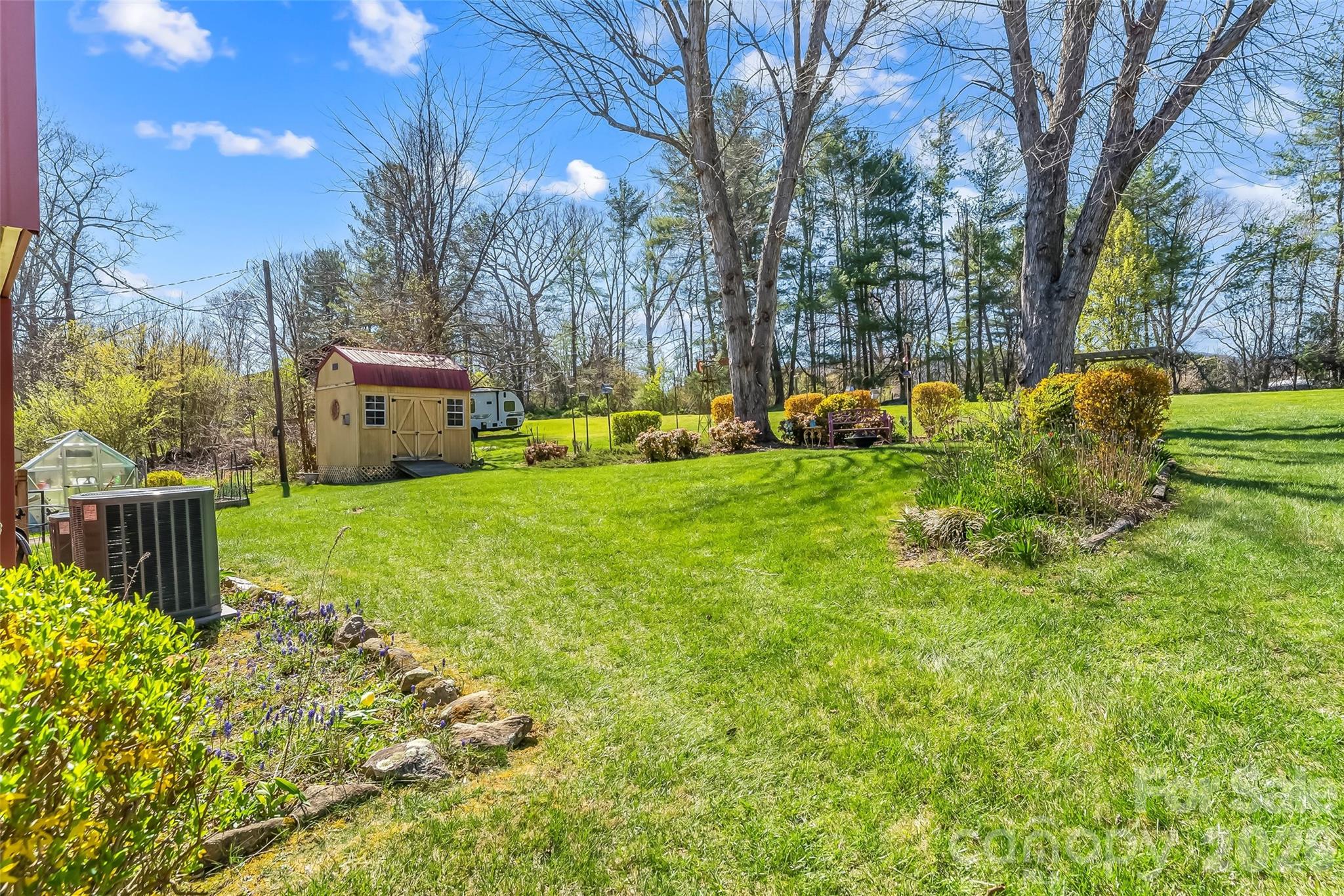 10 Woodmont Drive Property Photo 39