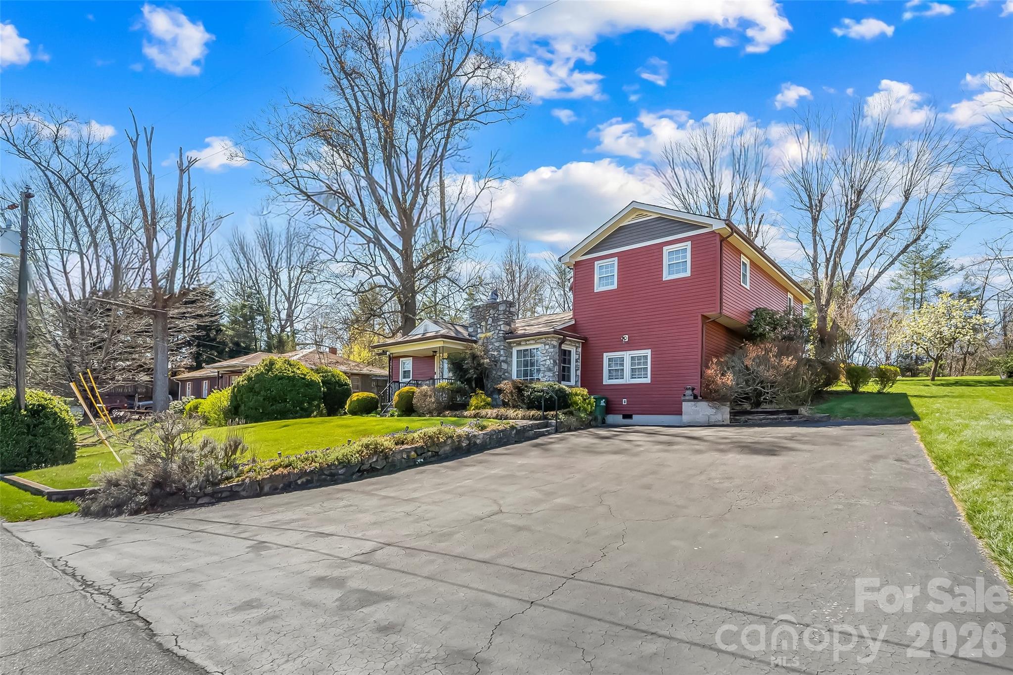 10 Woodmont Drive Property Photo 40