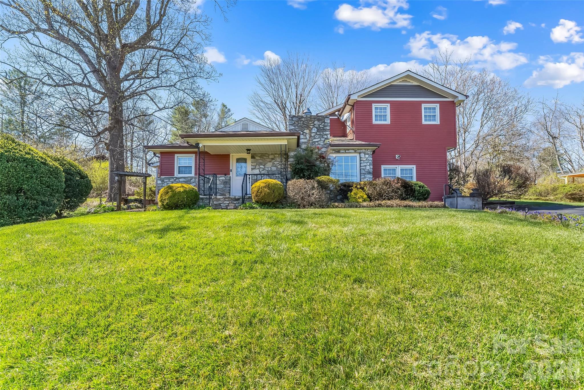 10 Woodmont Drive Property Photo 41