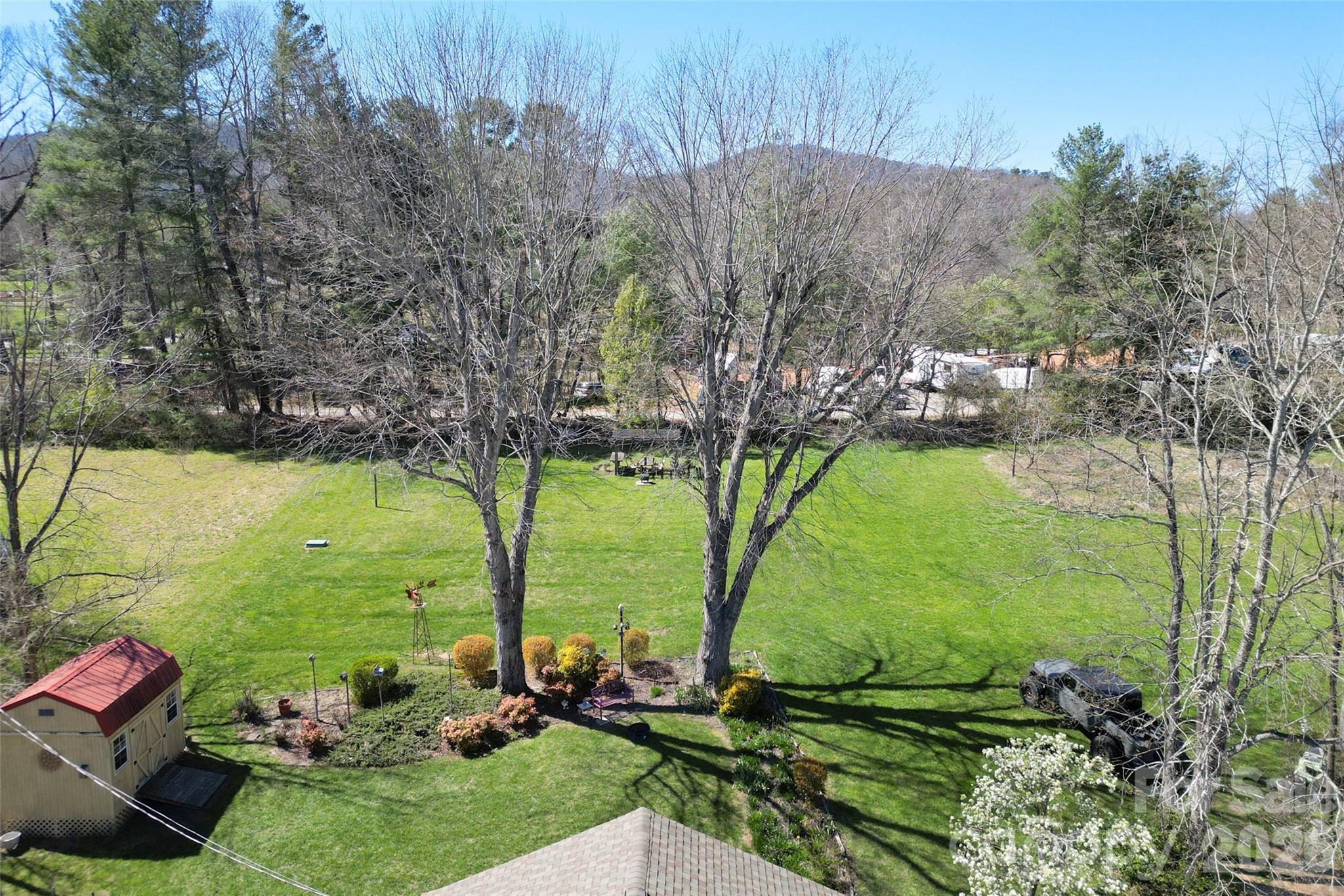 10 Woodmont Drive Property Photo 43