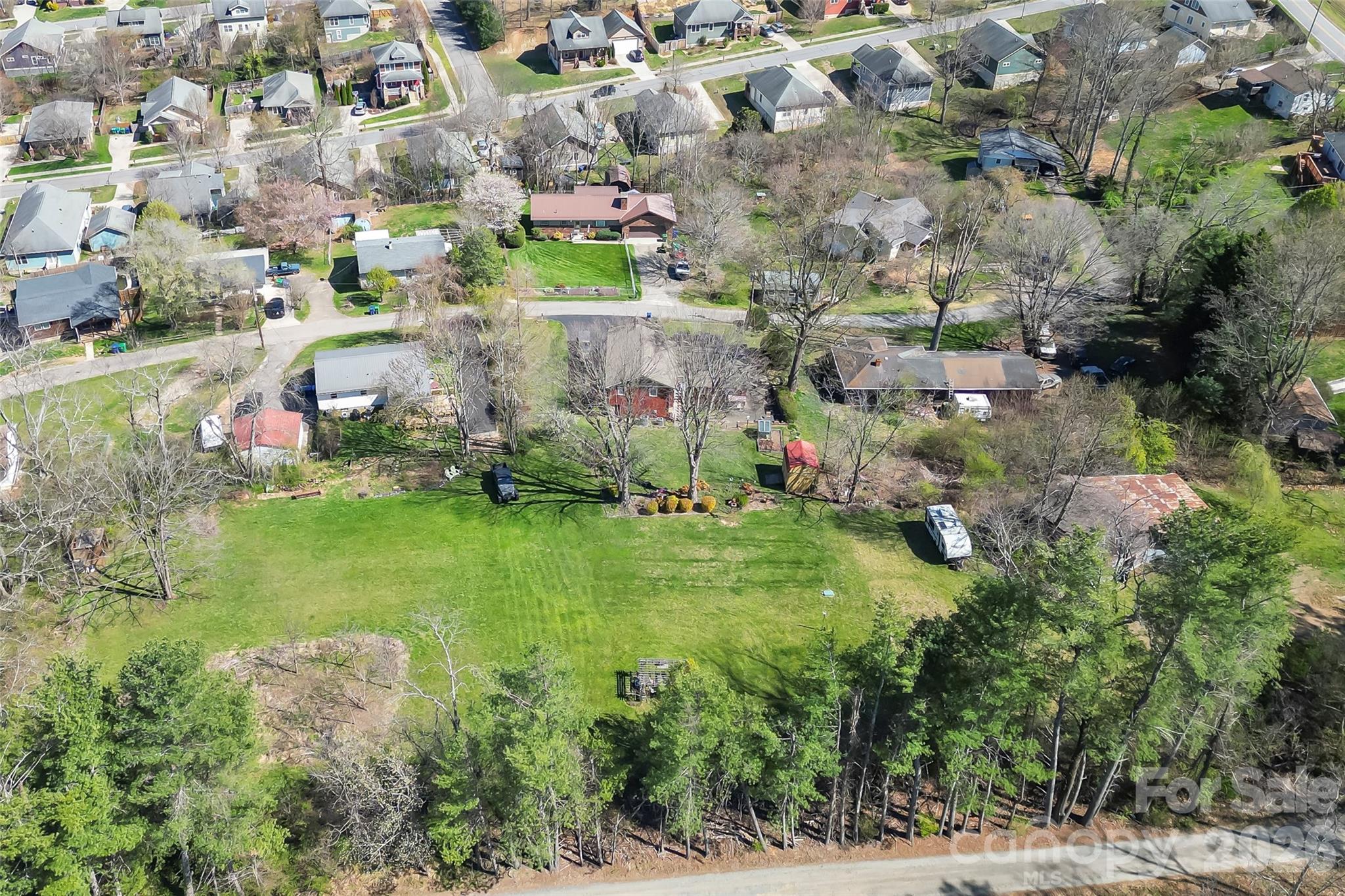 10 Woodmont Drive Property Photo 45