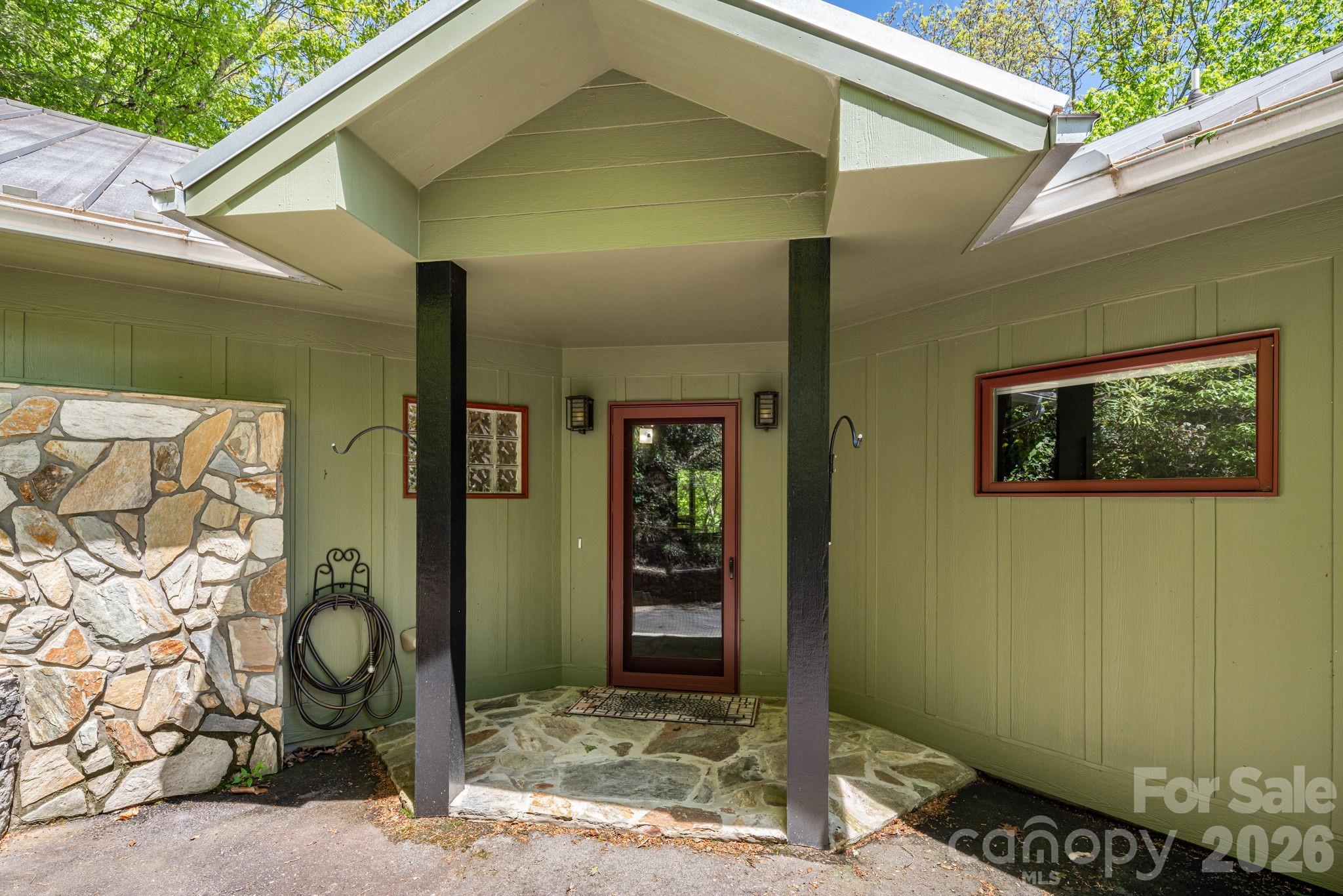1760 Winding Creek Drive Property Photo 4