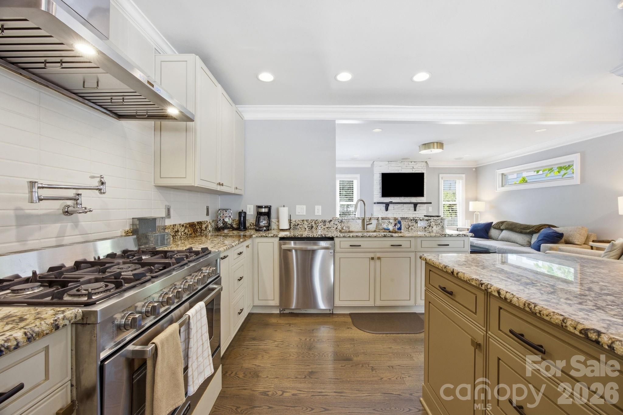 3220 Commonwealth Avenue Property Photo 11