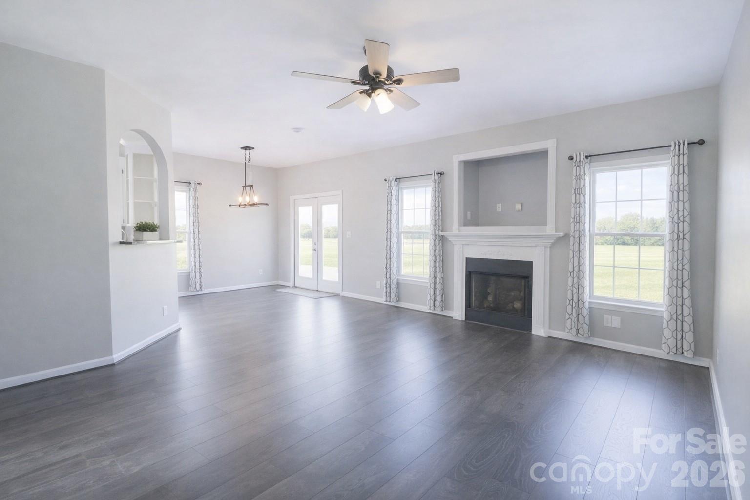 1045 Saxton Circle Property Photo 7