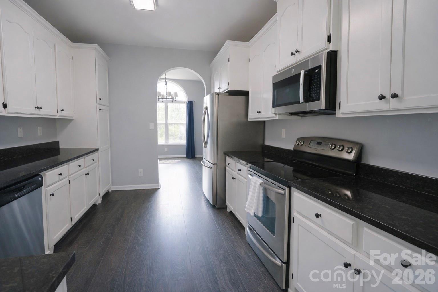 1045 Saxton Circle Property Photo 10