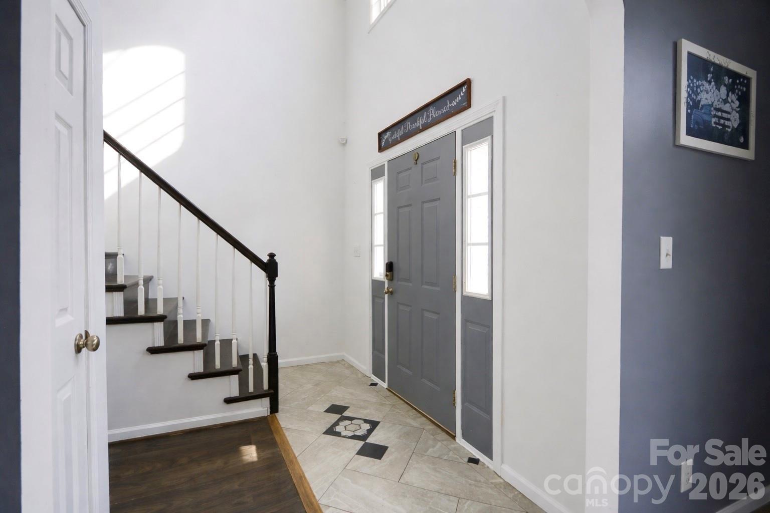 1045 Saxton Circle Property Photo 15