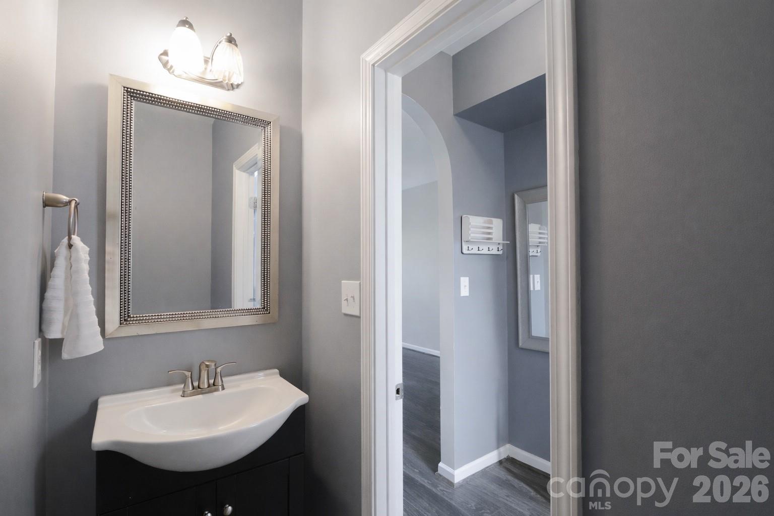 1045 Saxton Circle Property Photo 16