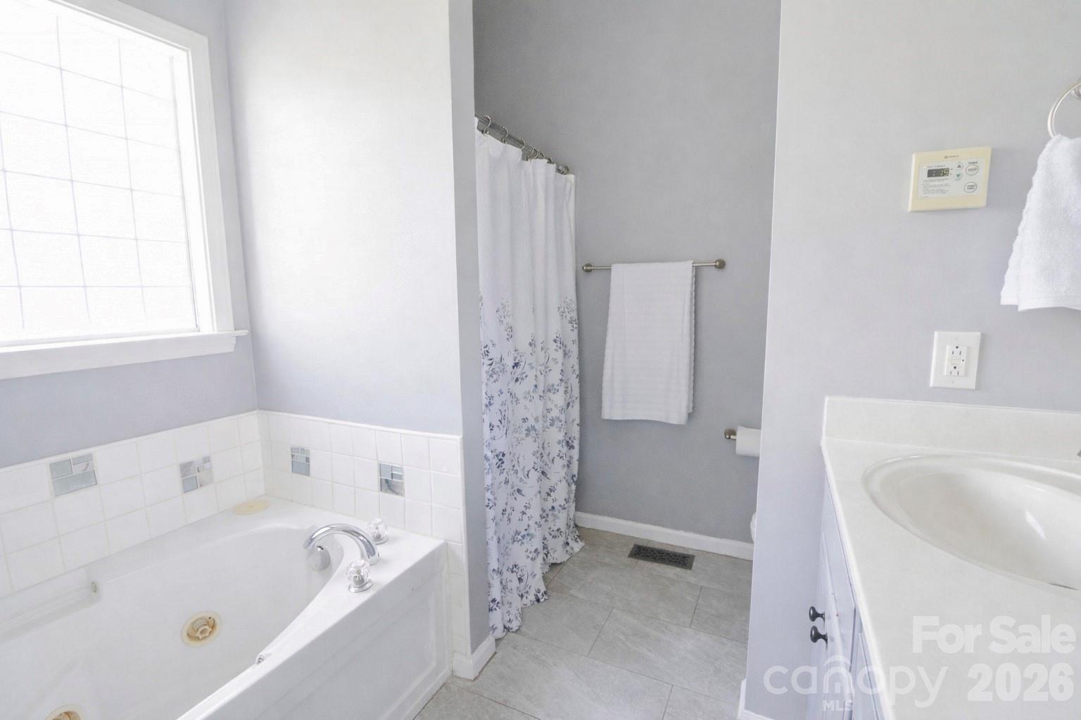 1045 Saxton Circle Property Photo 22