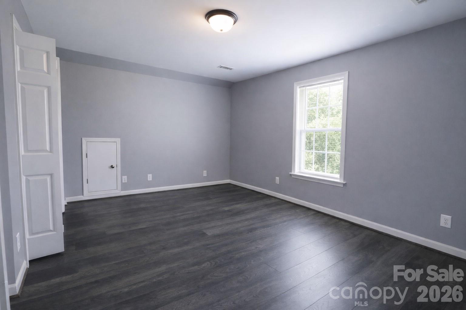 1045 Saxton Circle Property Photo 29