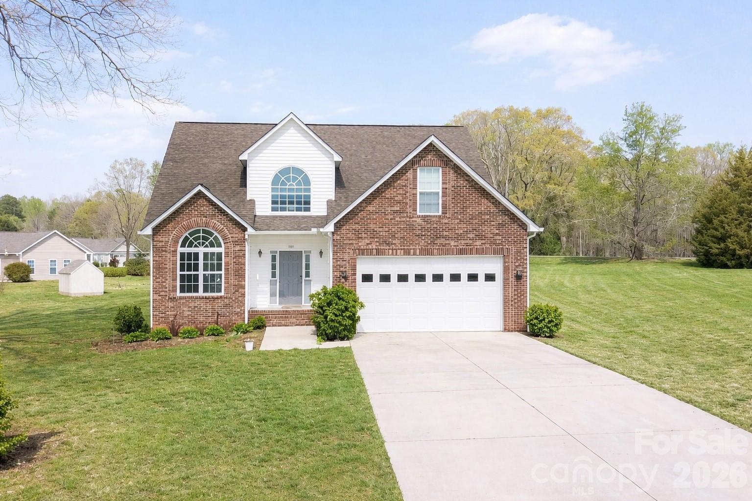1045 Saxton Circle Property Photo 32