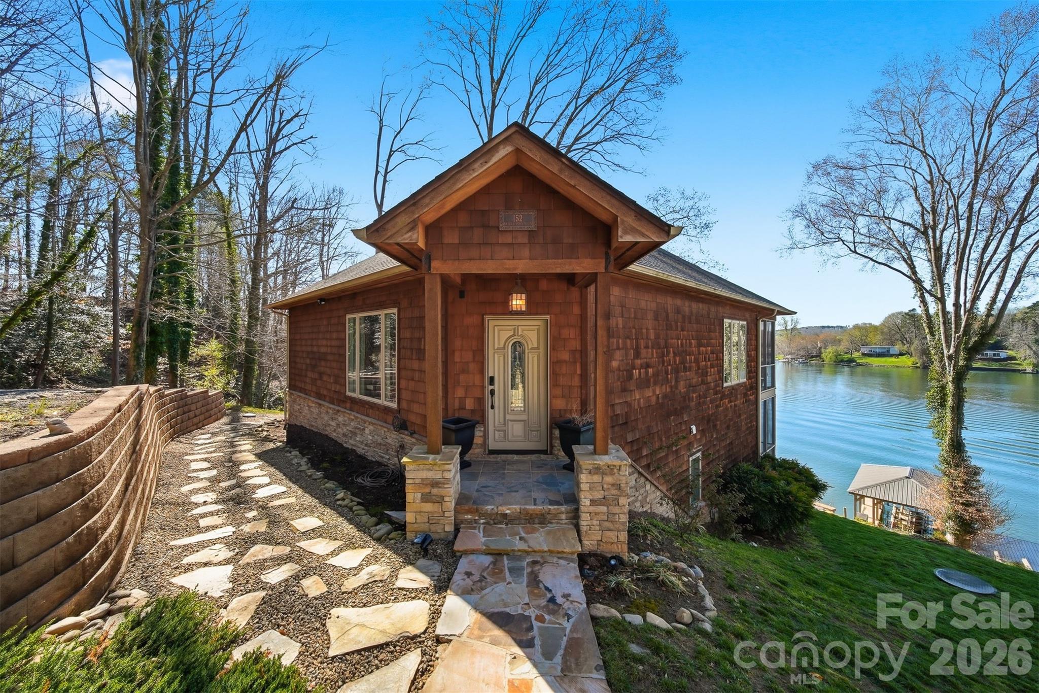 152 Bridge Pointe Lane Property Photo 1