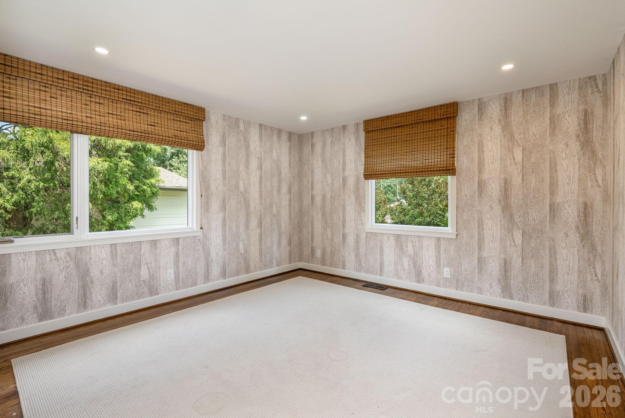 28 Forest Road Property Photo 33