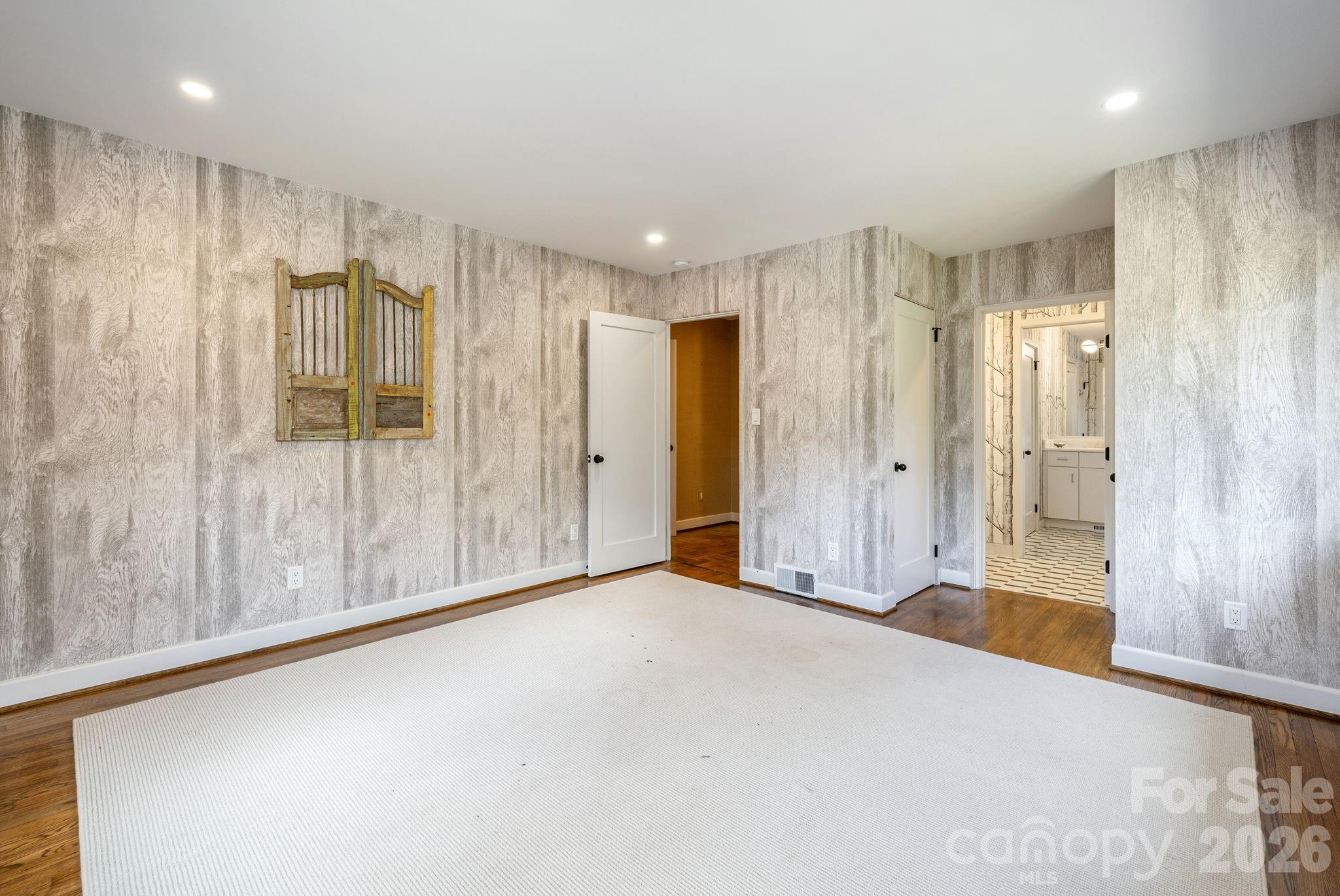 28 Forest Road Property Photo 35