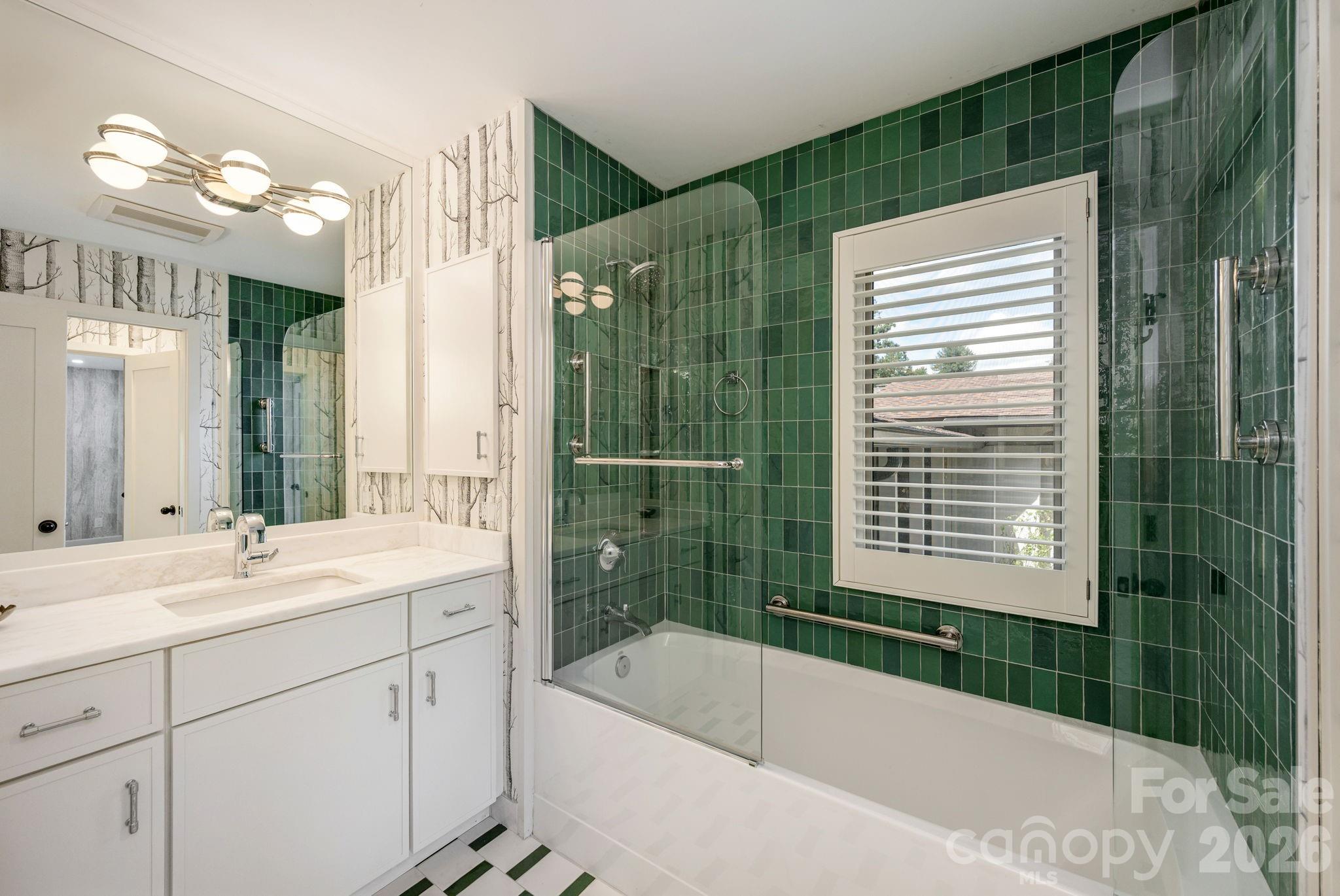 28 Forest Road Property Photo 37