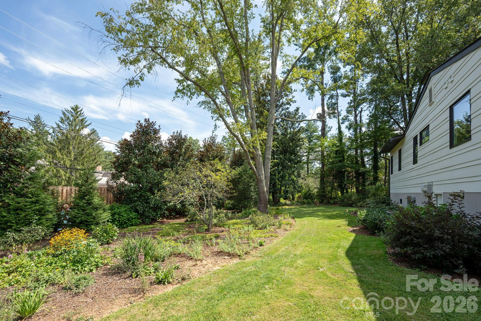28 Forest Road Property Photo 43