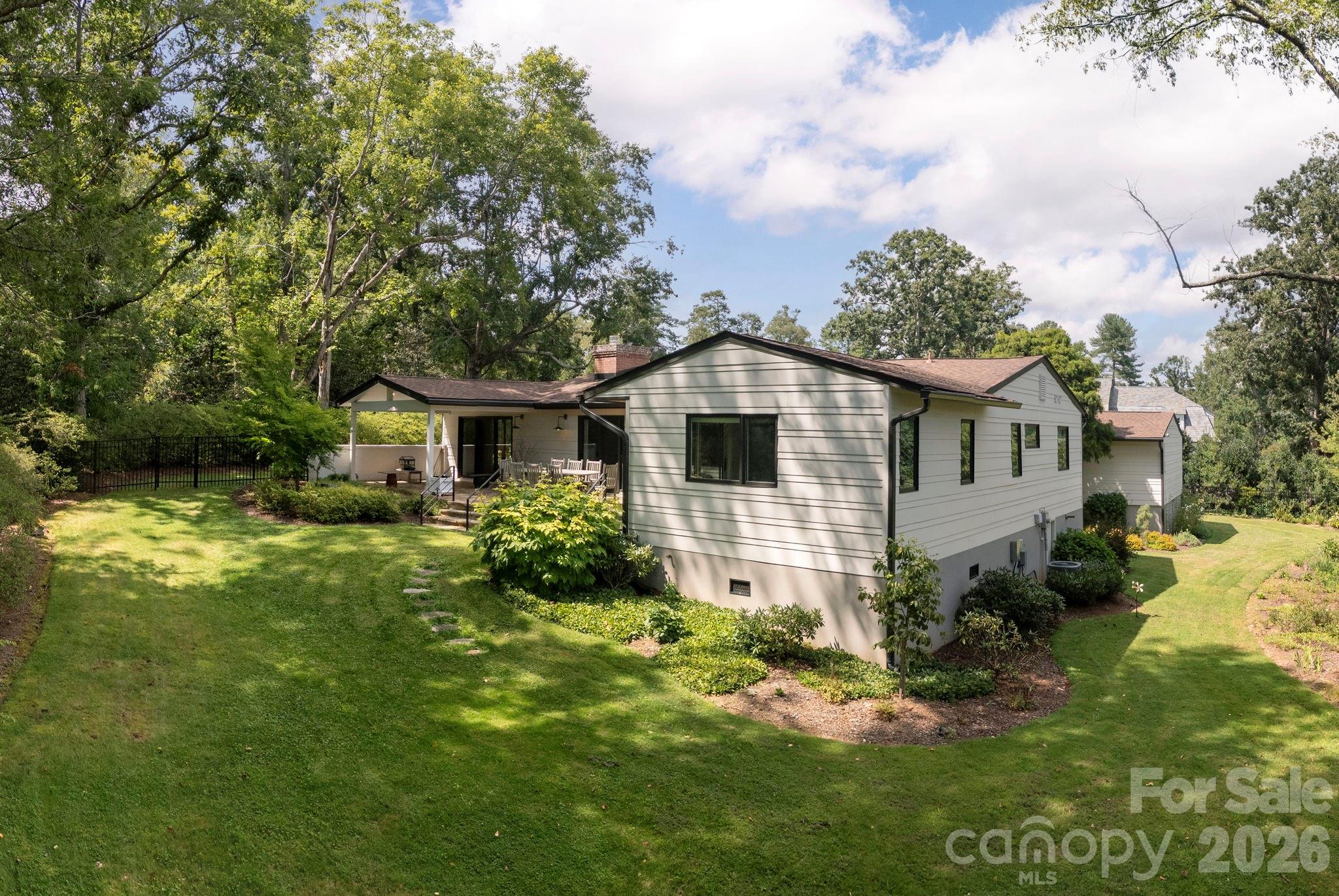 28 Forest Road Property Photo 44