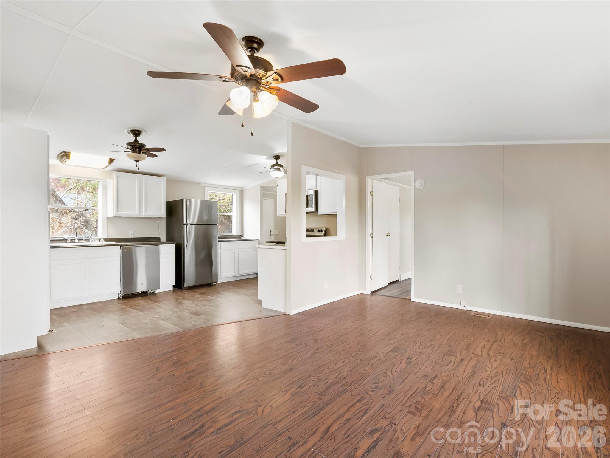 163 Connie Drive 27a Property Photo 4