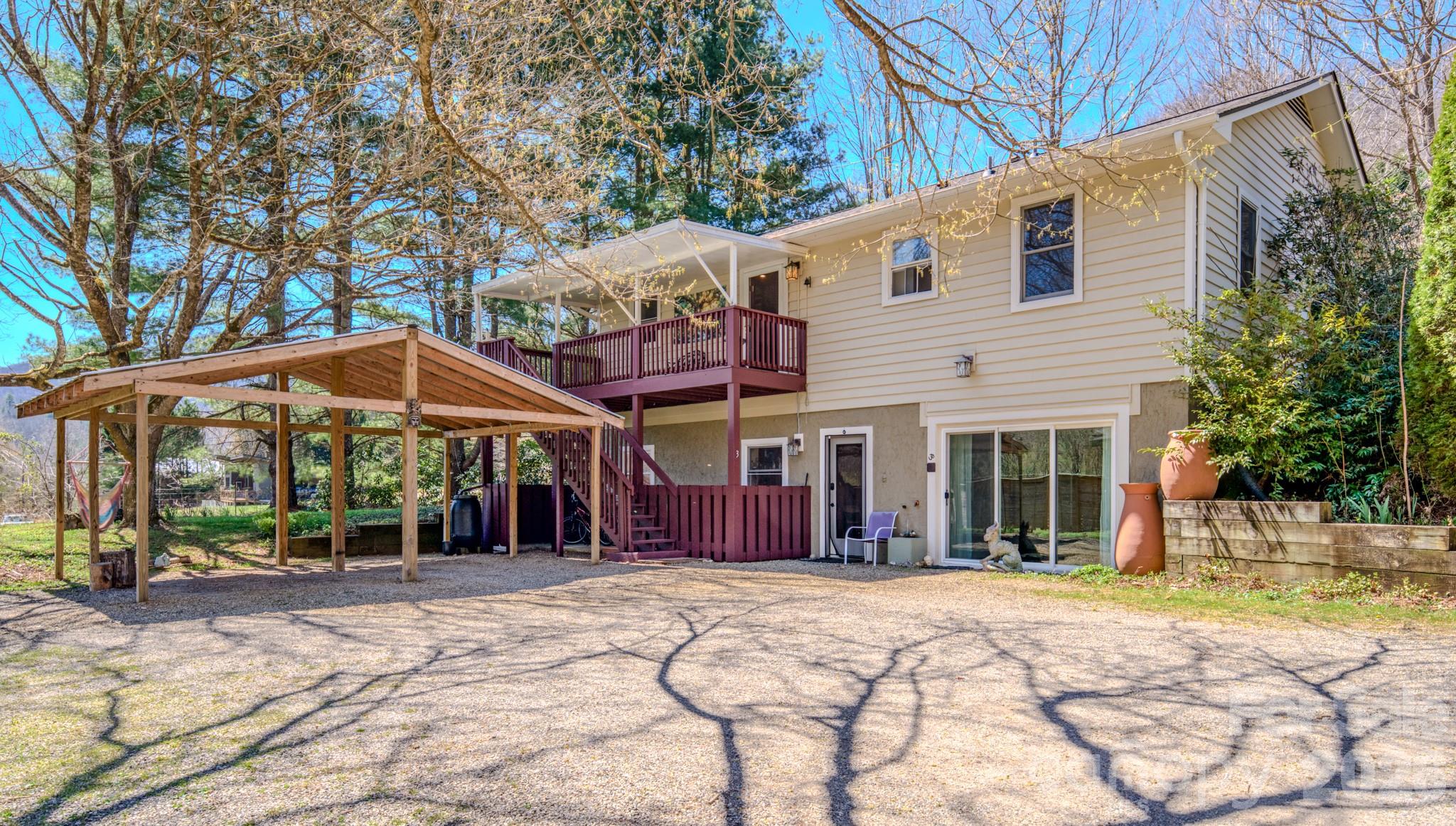 3 Taproot Trail Property Photo 3