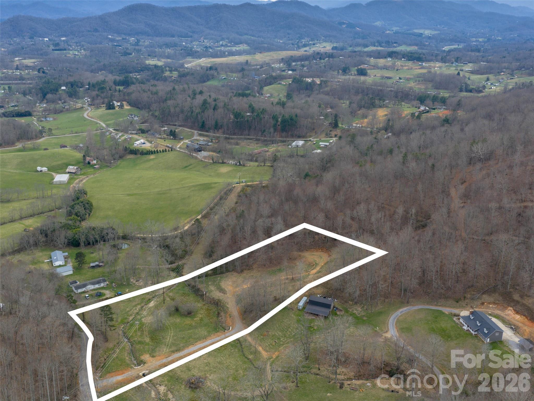 1433 Crabtree Mountain Road Property Photo 1