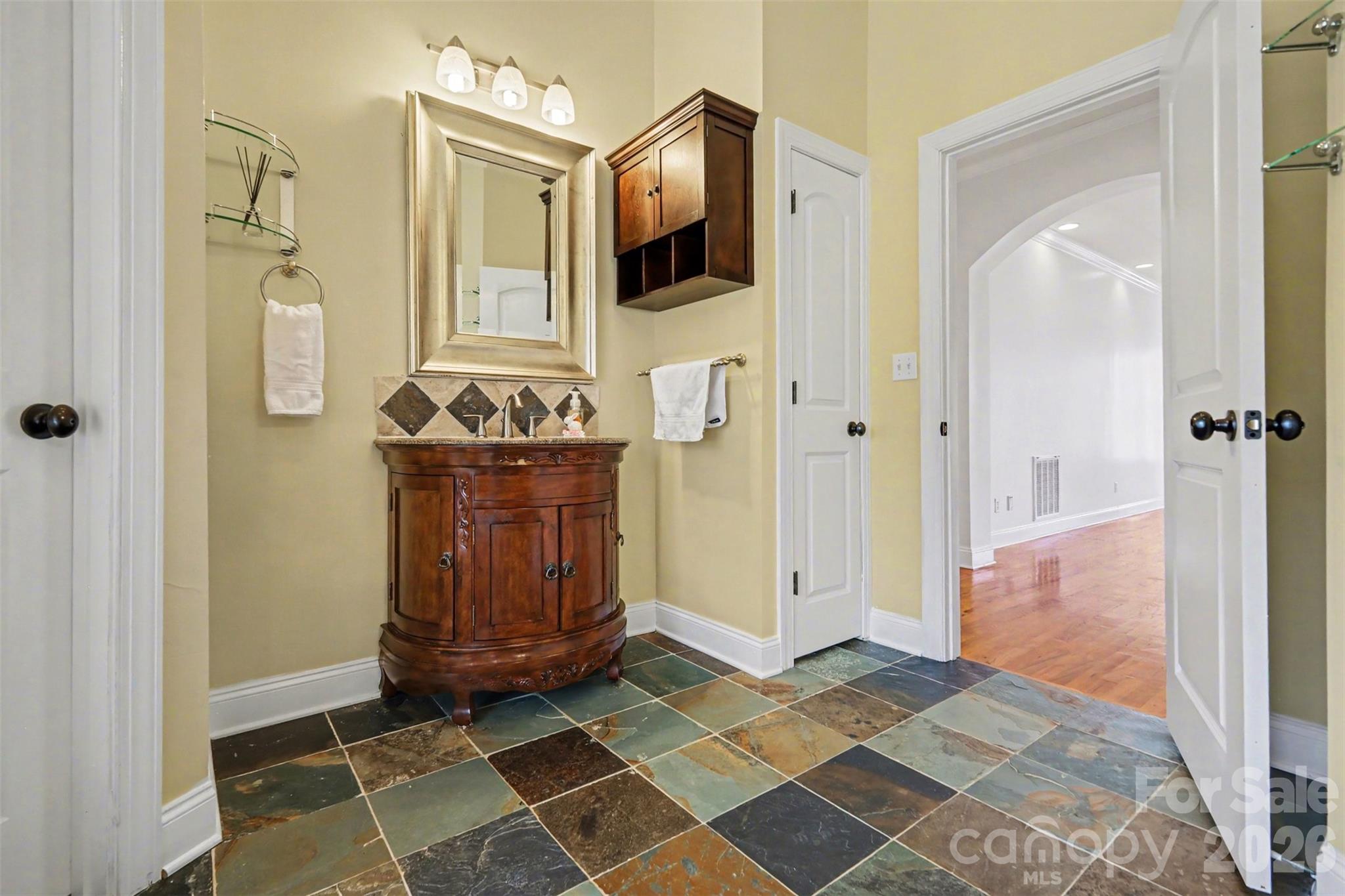 402 Rugby Road Property Photo 33