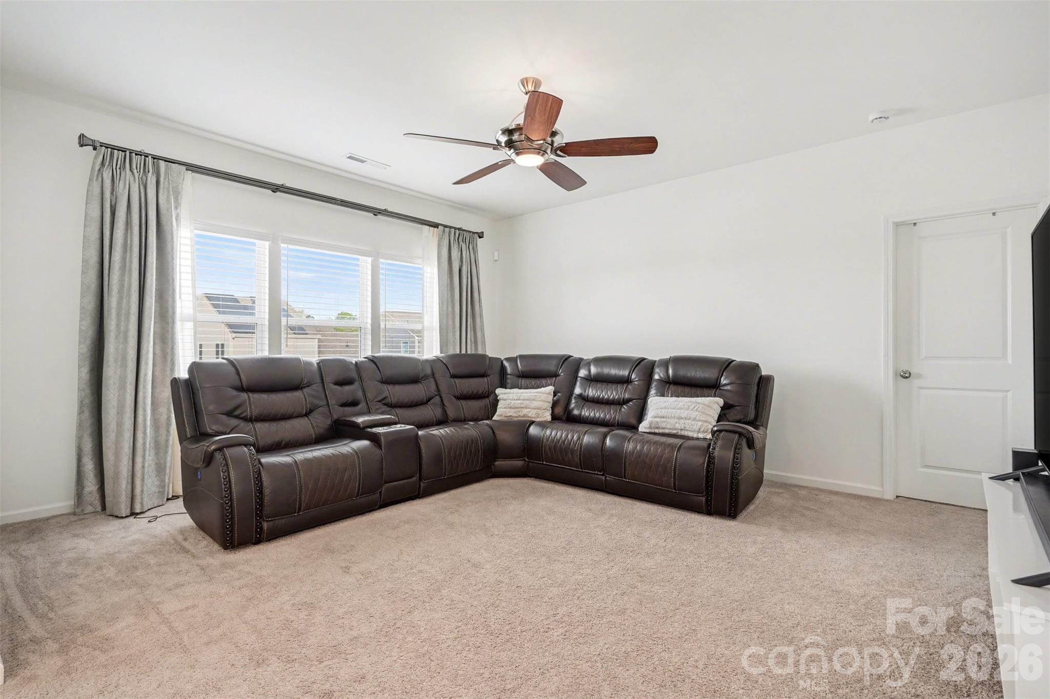 6320 Clarisse Drive Property Photo 11