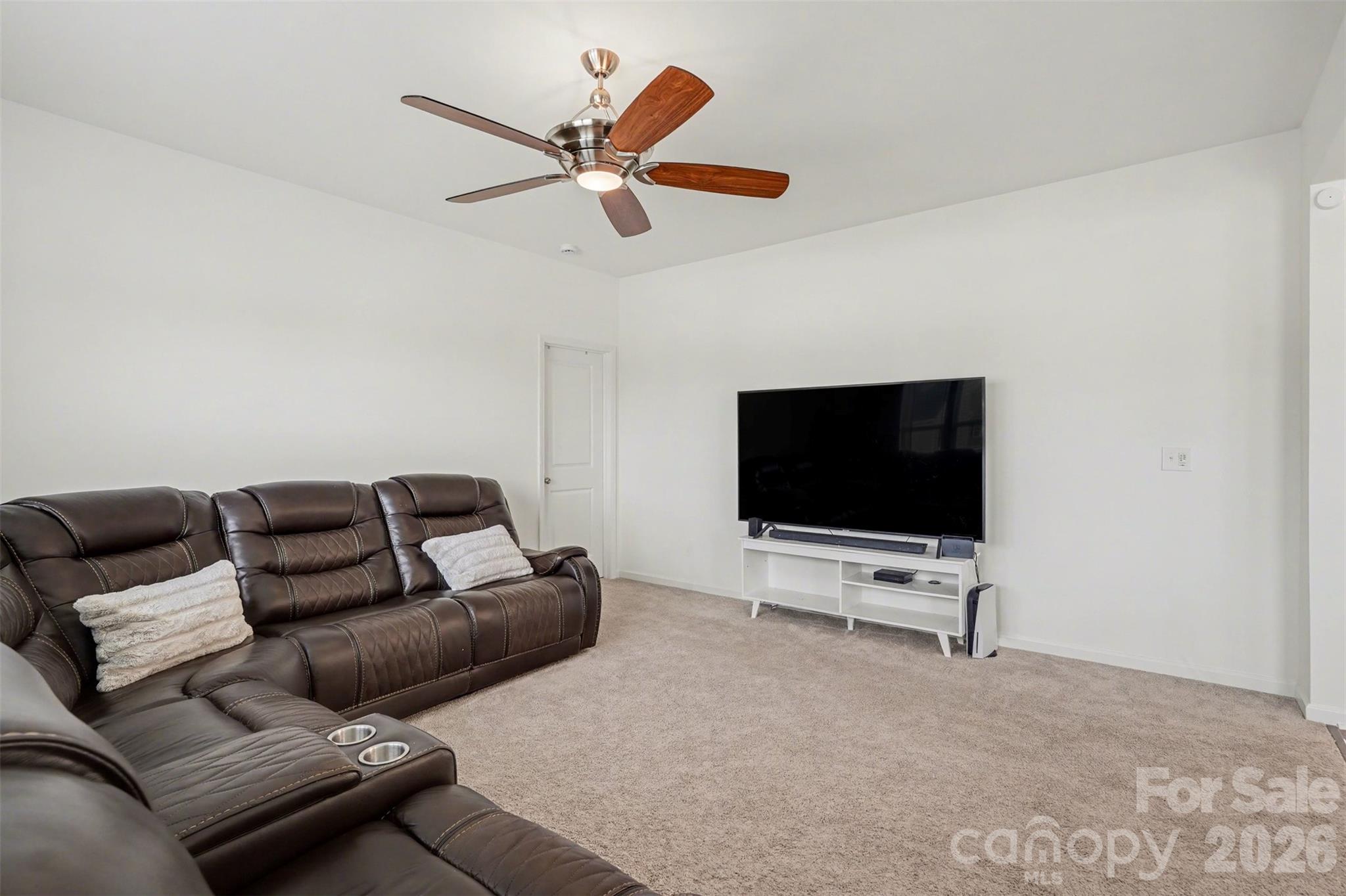6320 Clarisse Drive Property Photo 12