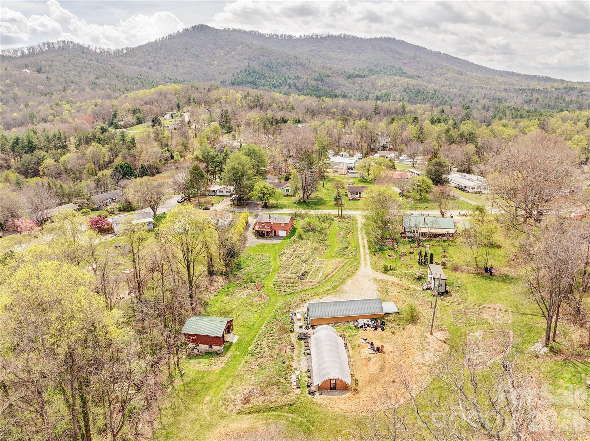 437 Onteora Boulevard Property Photo 1