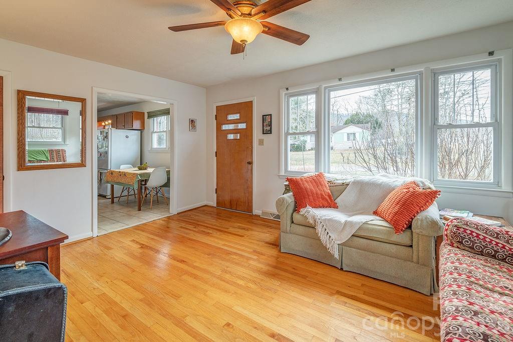 437 Onteora Boulevard Property Photo 9