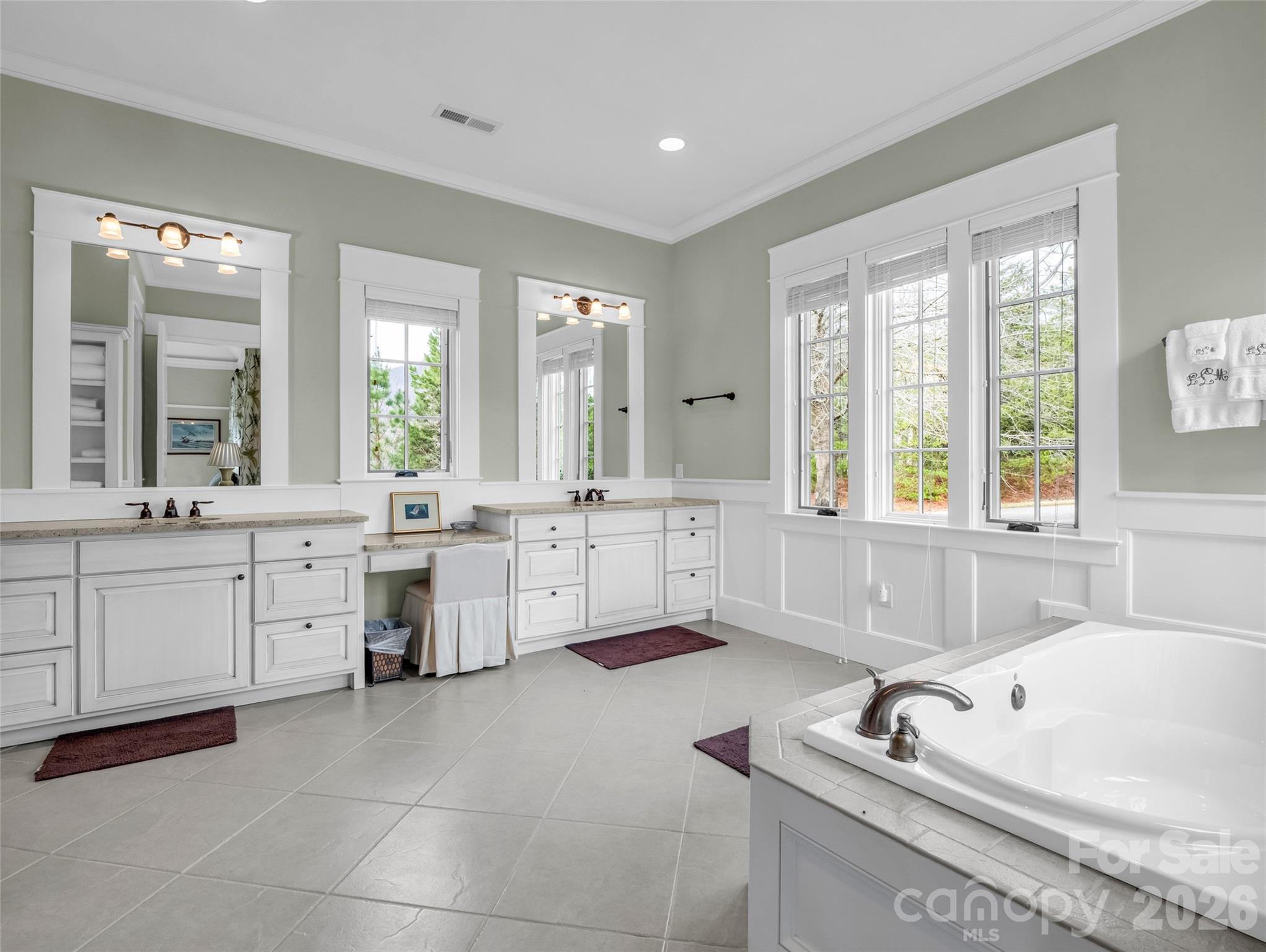 565 Chestertown Drive Property Photo 18