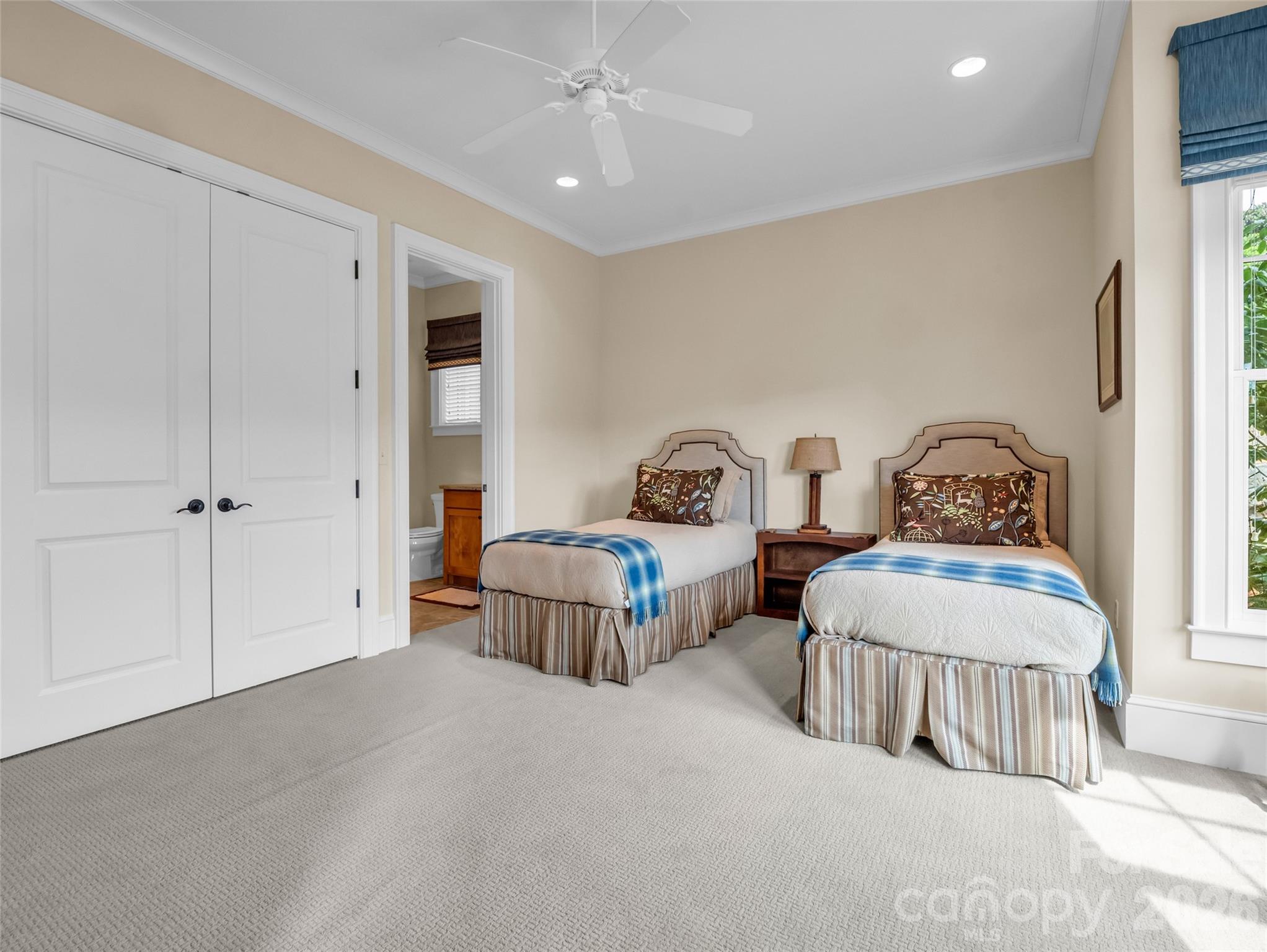 565 Chestertown Drive Property Photo 31