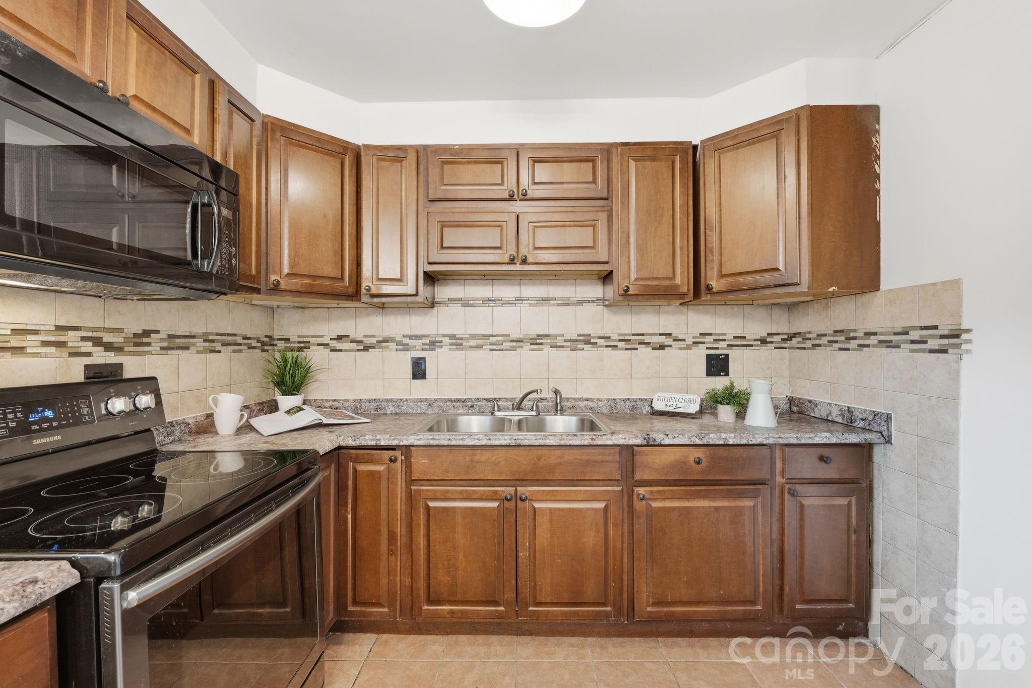 2220 Yorkhills Drive 2 Property Photo 12