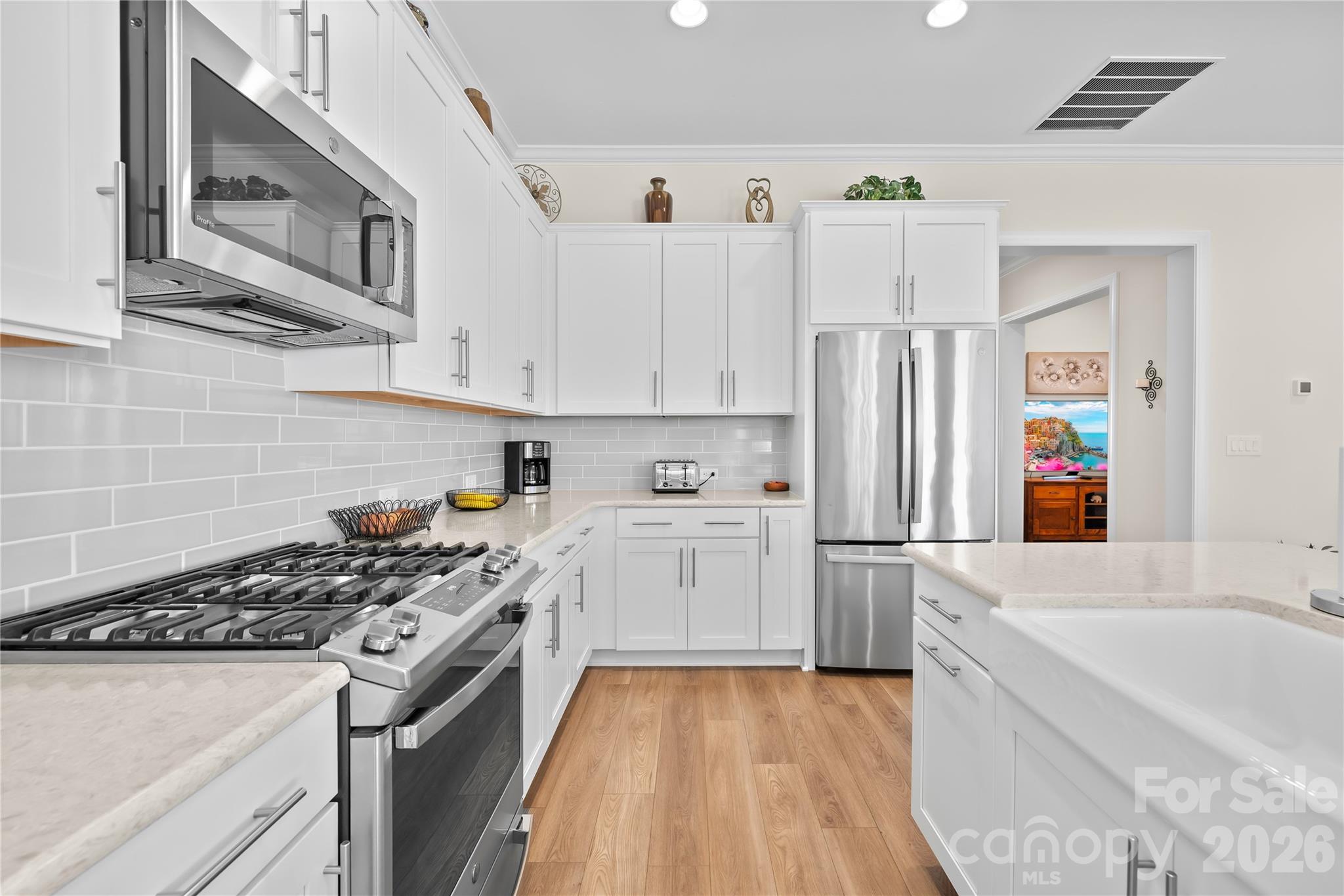 454 Bowline Drive Property Photo 11