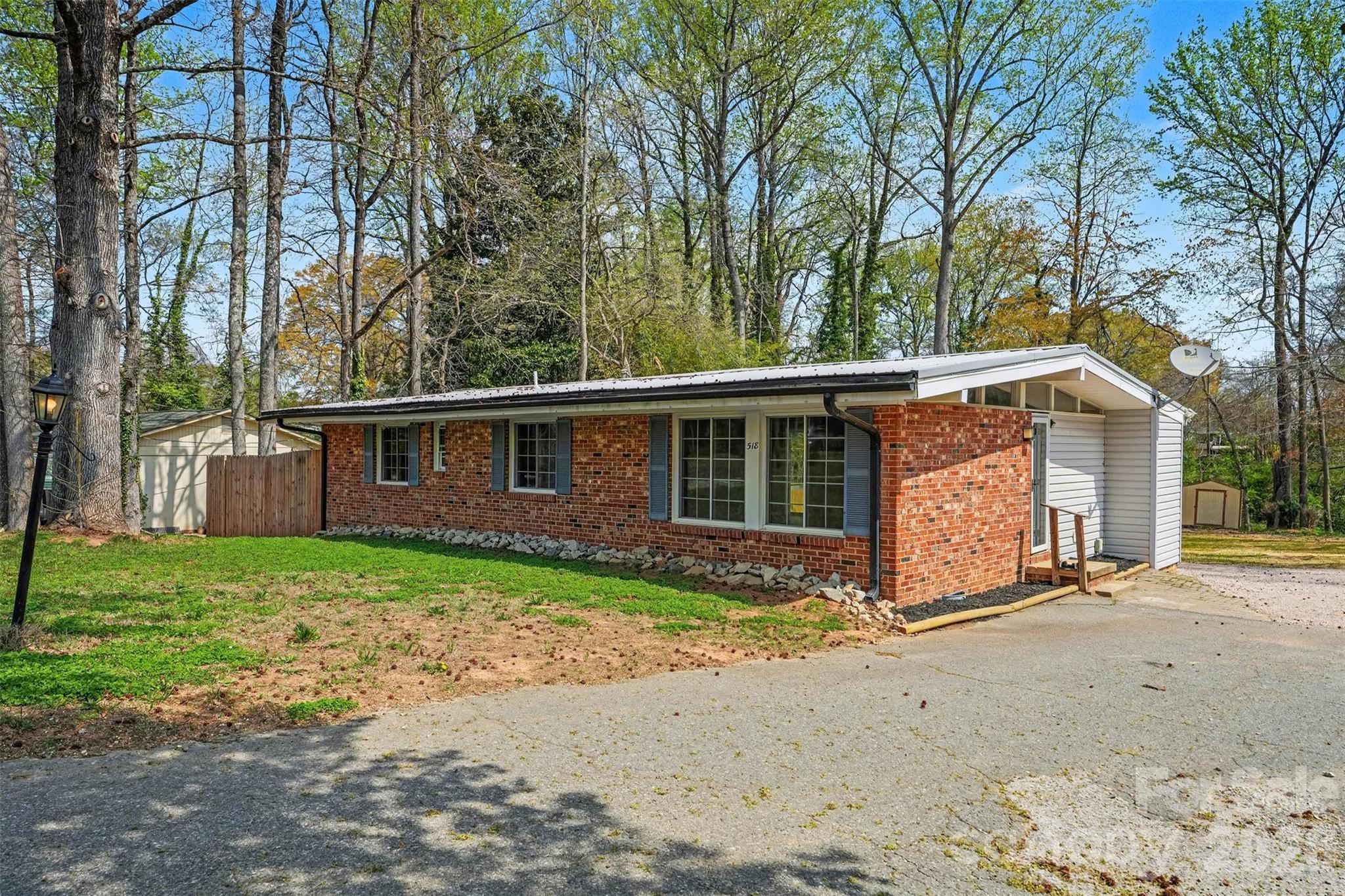 518 Annex Avenue Property Photo 1