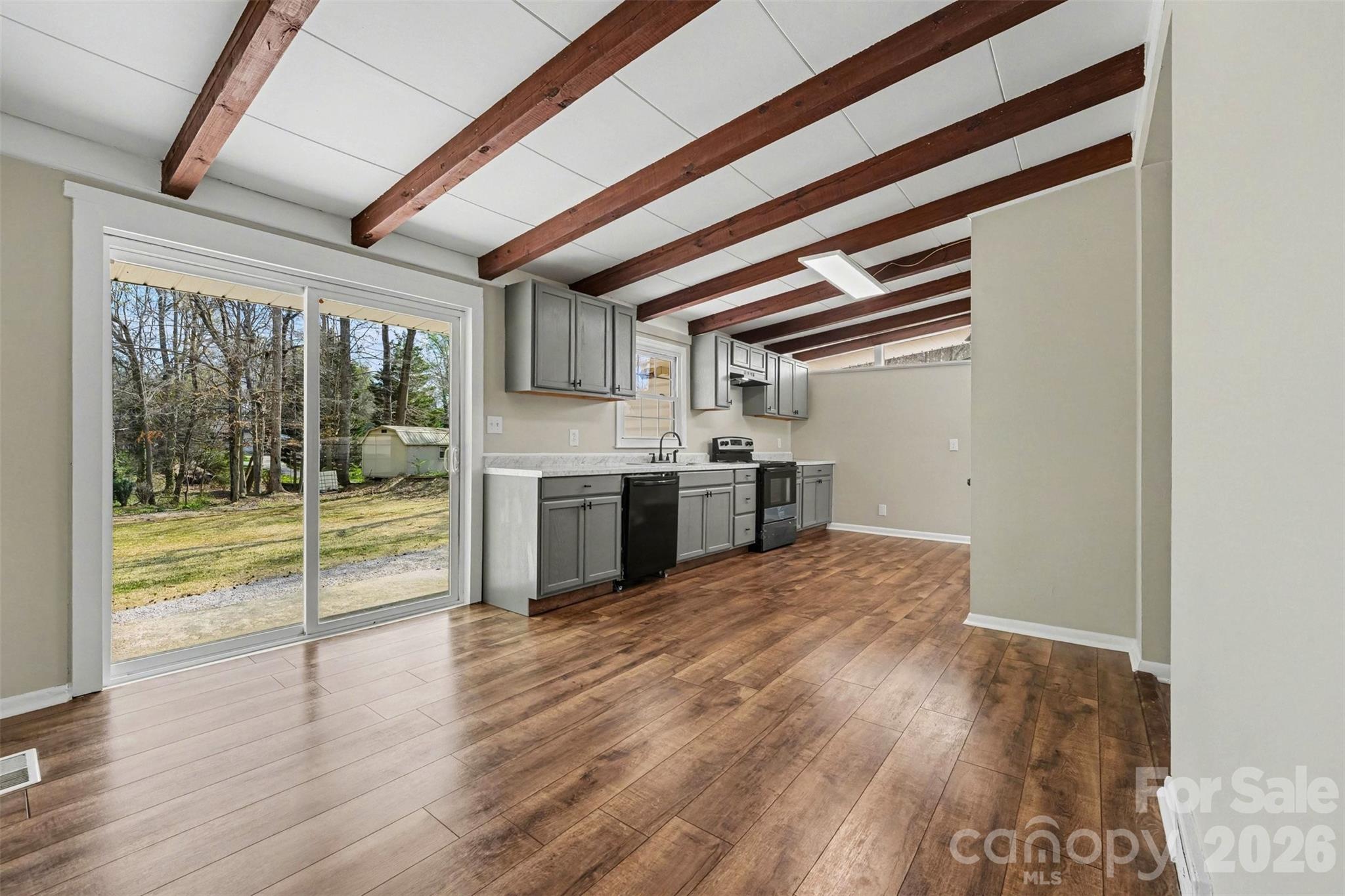 518 Annex Avenue Property Photo 8