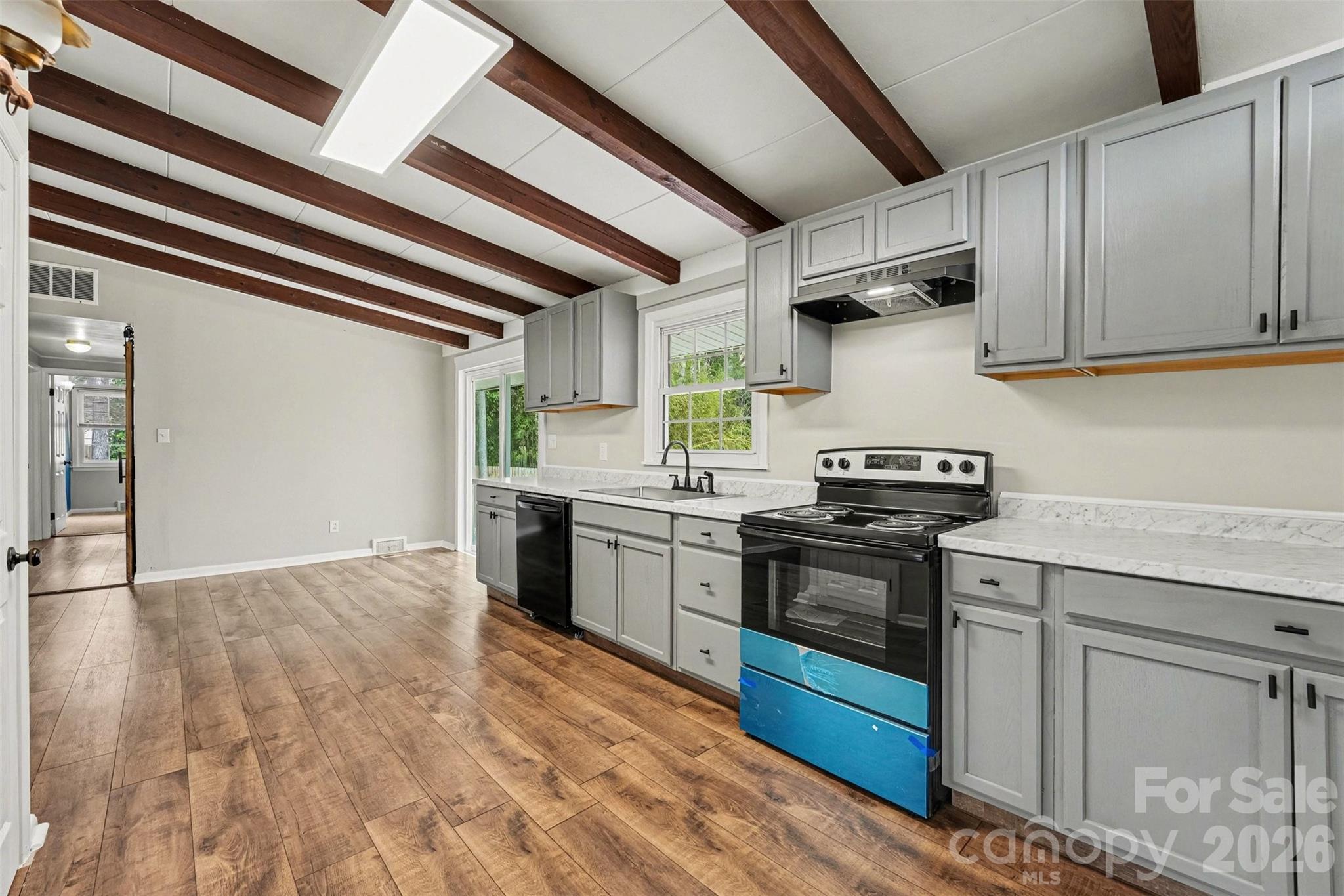 518 Annex Avenue Property Photo 10