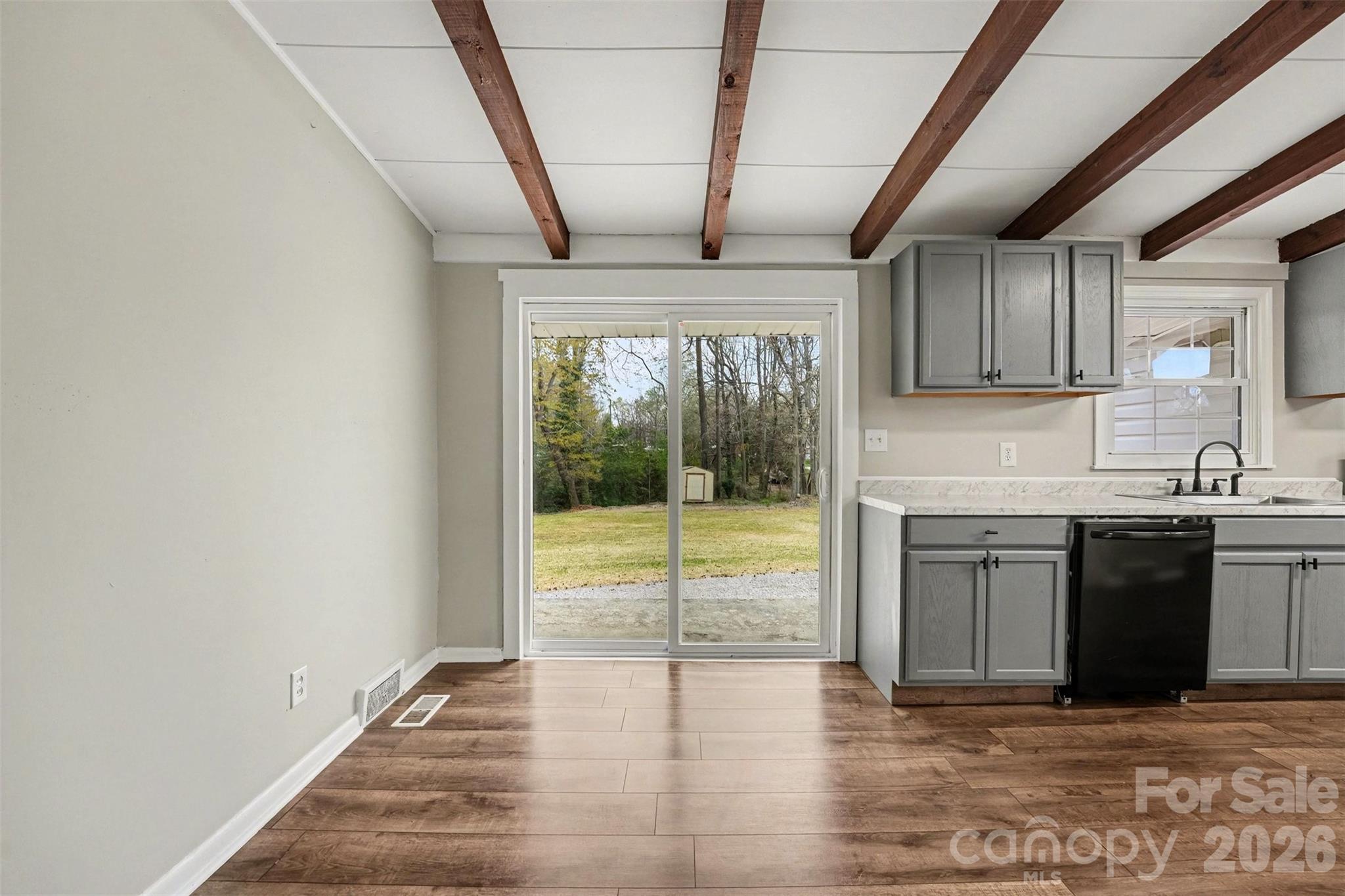 518 Annex Avenue Property Photo 11