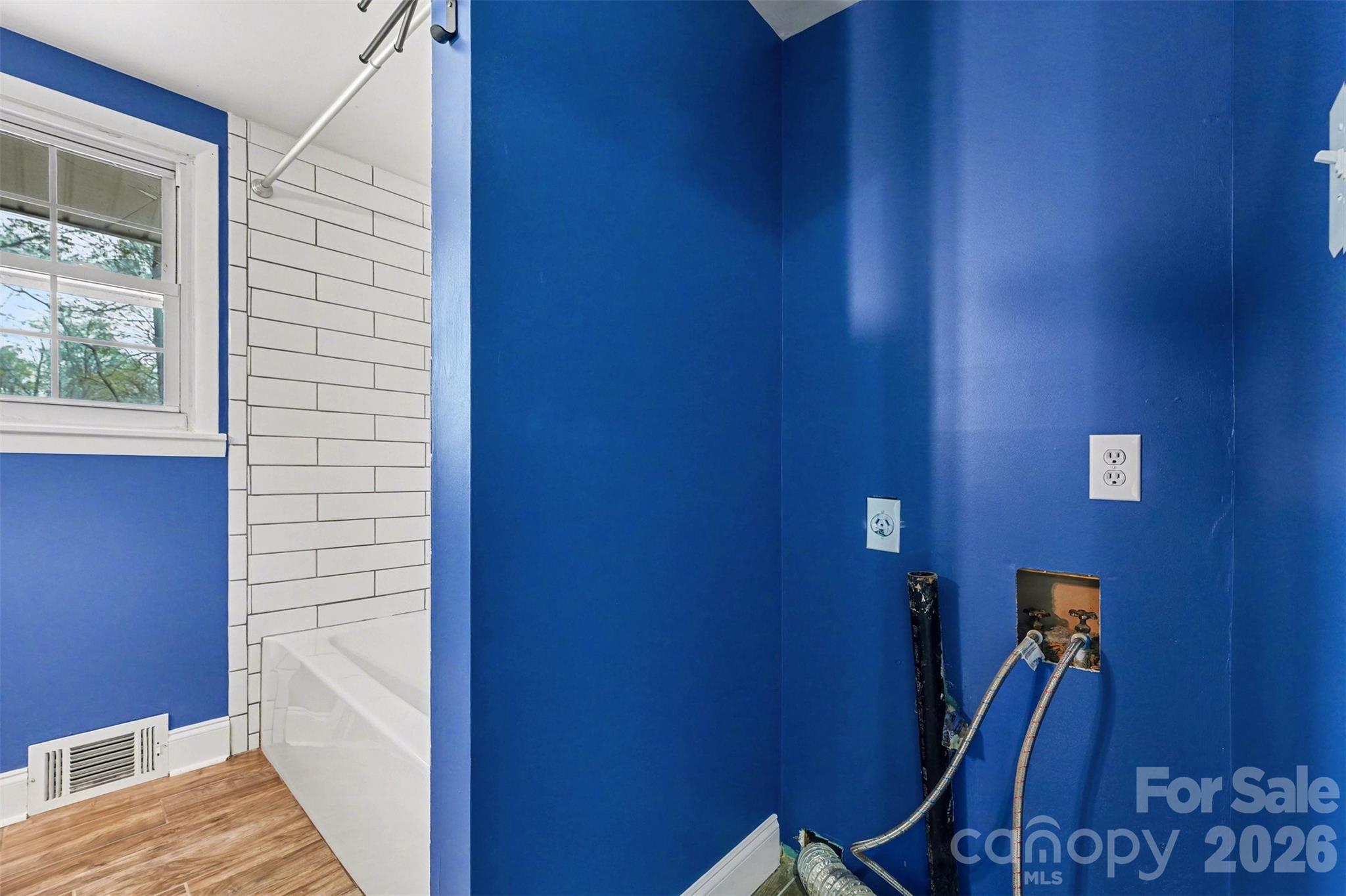 518 Annex Avenue Property Photo 15