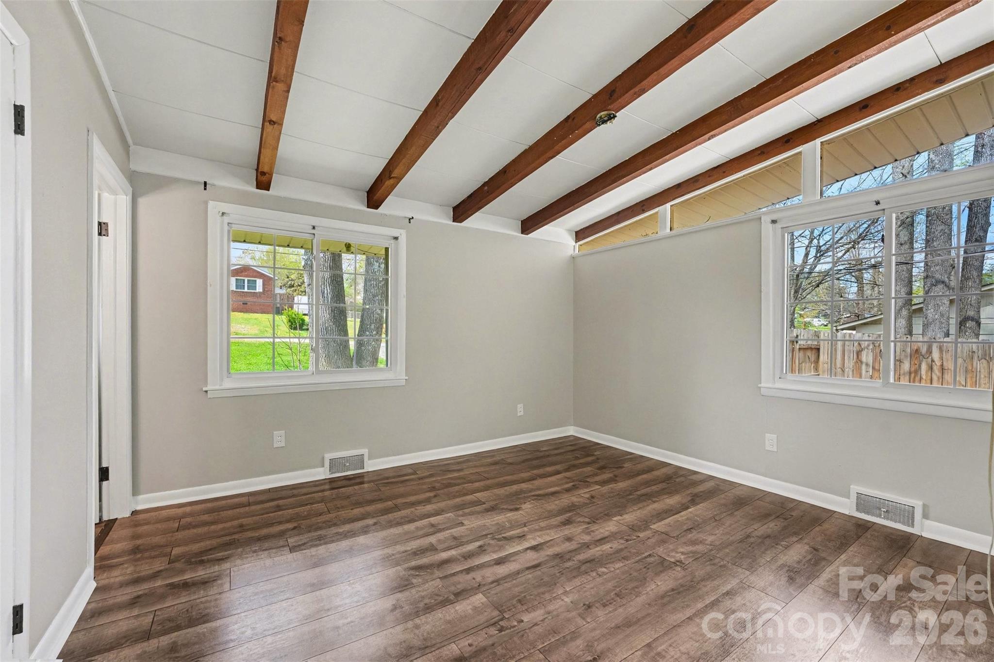 518 Annex Avenue Property Photo 16