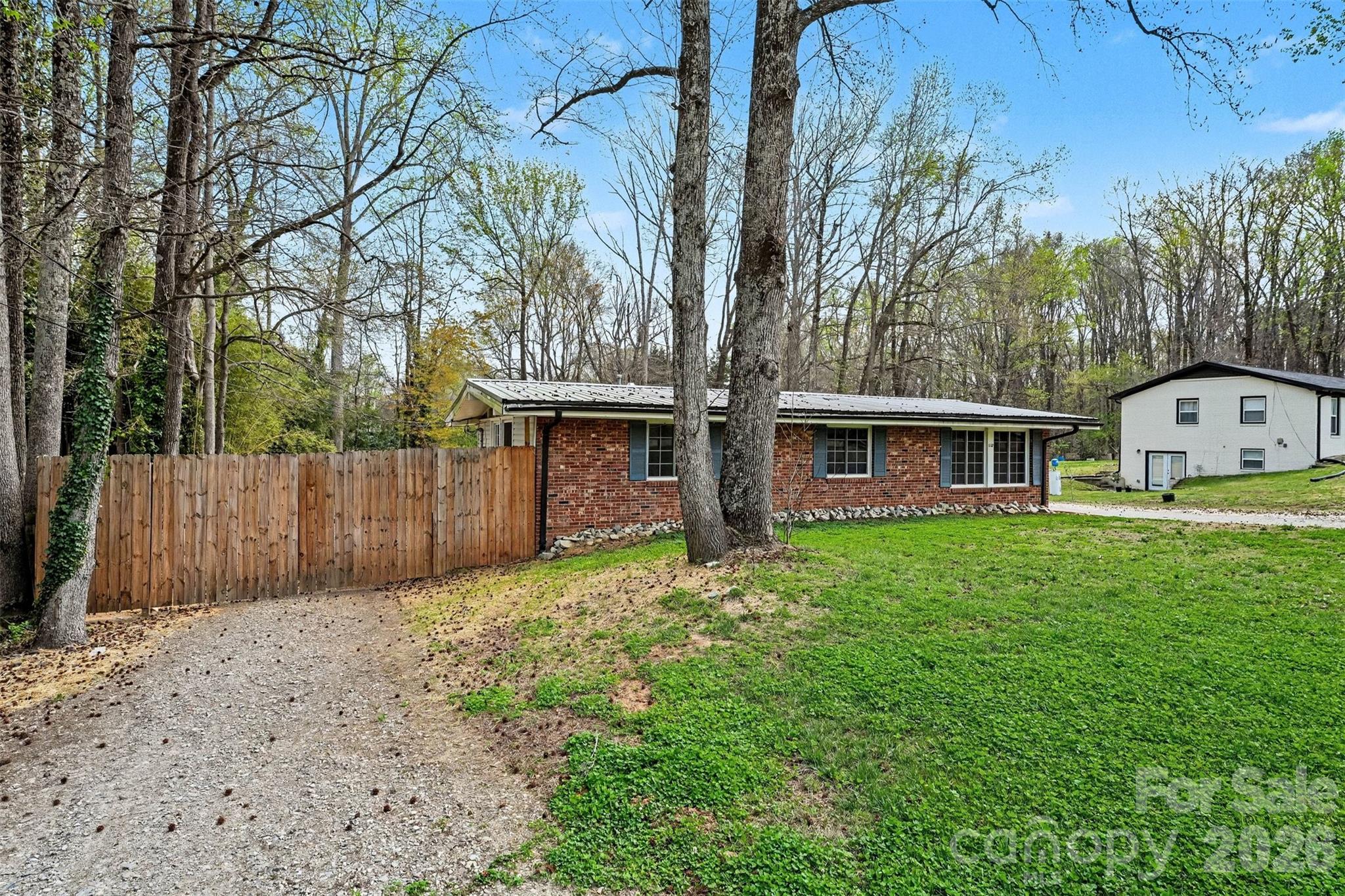 518 Annex Avenue Property Photo 23