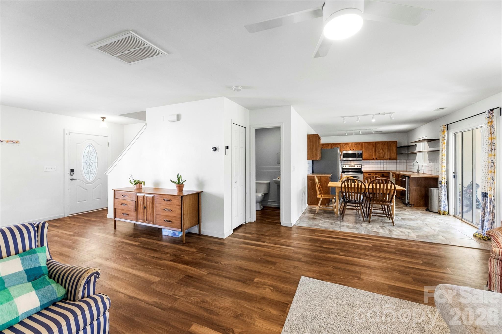 9610 Duxford Lane Property Photo 8