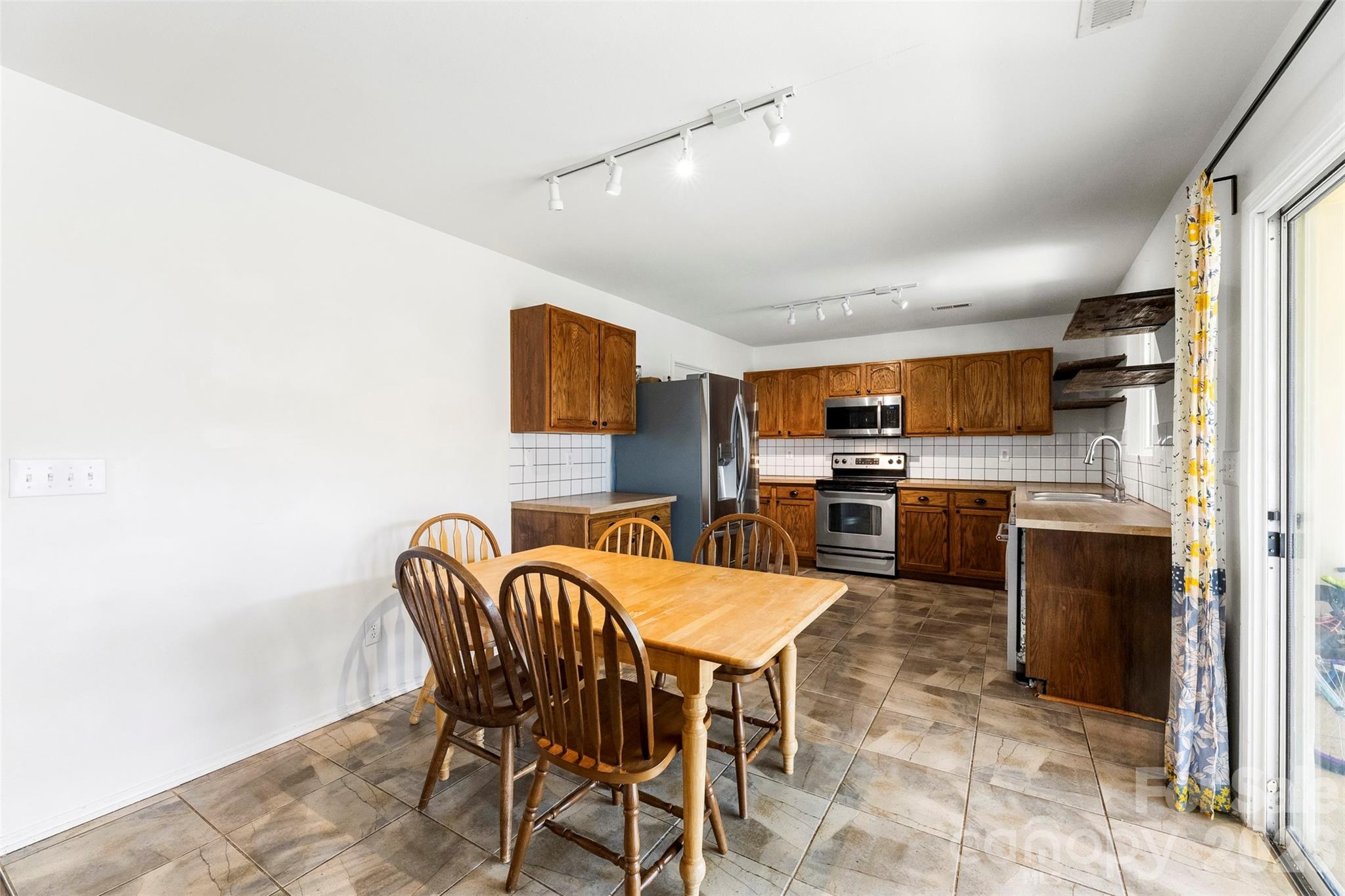 9610 Duxford Lane Property Photo 10