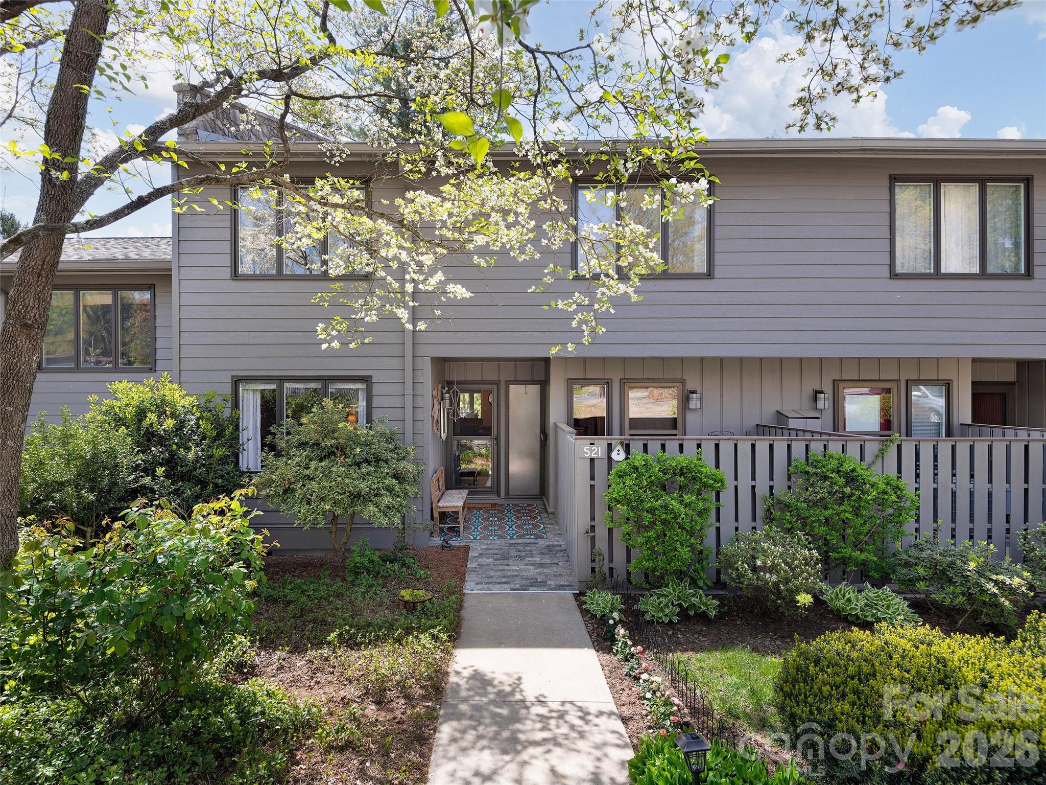 521 Crowfields Lane Property Photo 1
